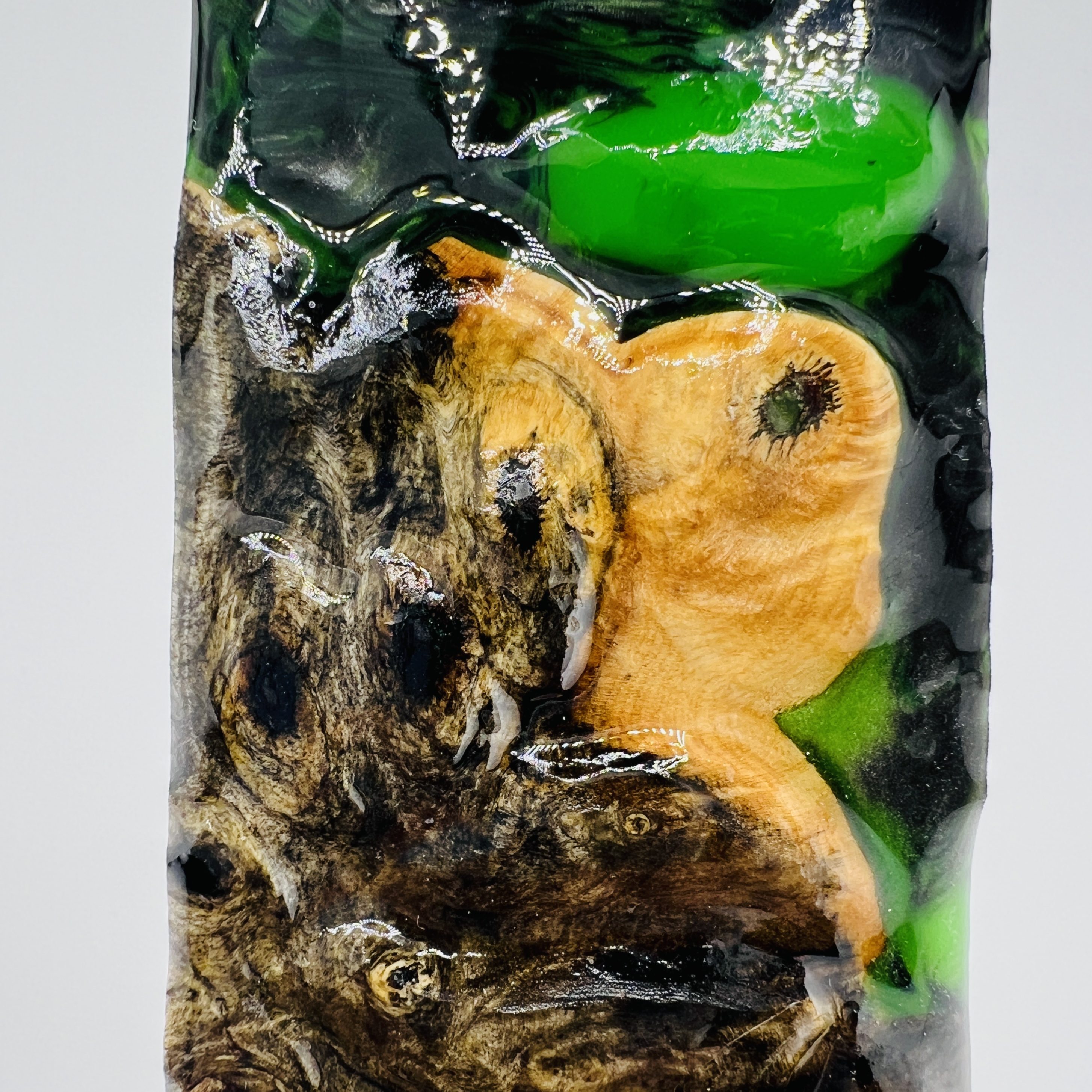 Green Alien face display block pair set