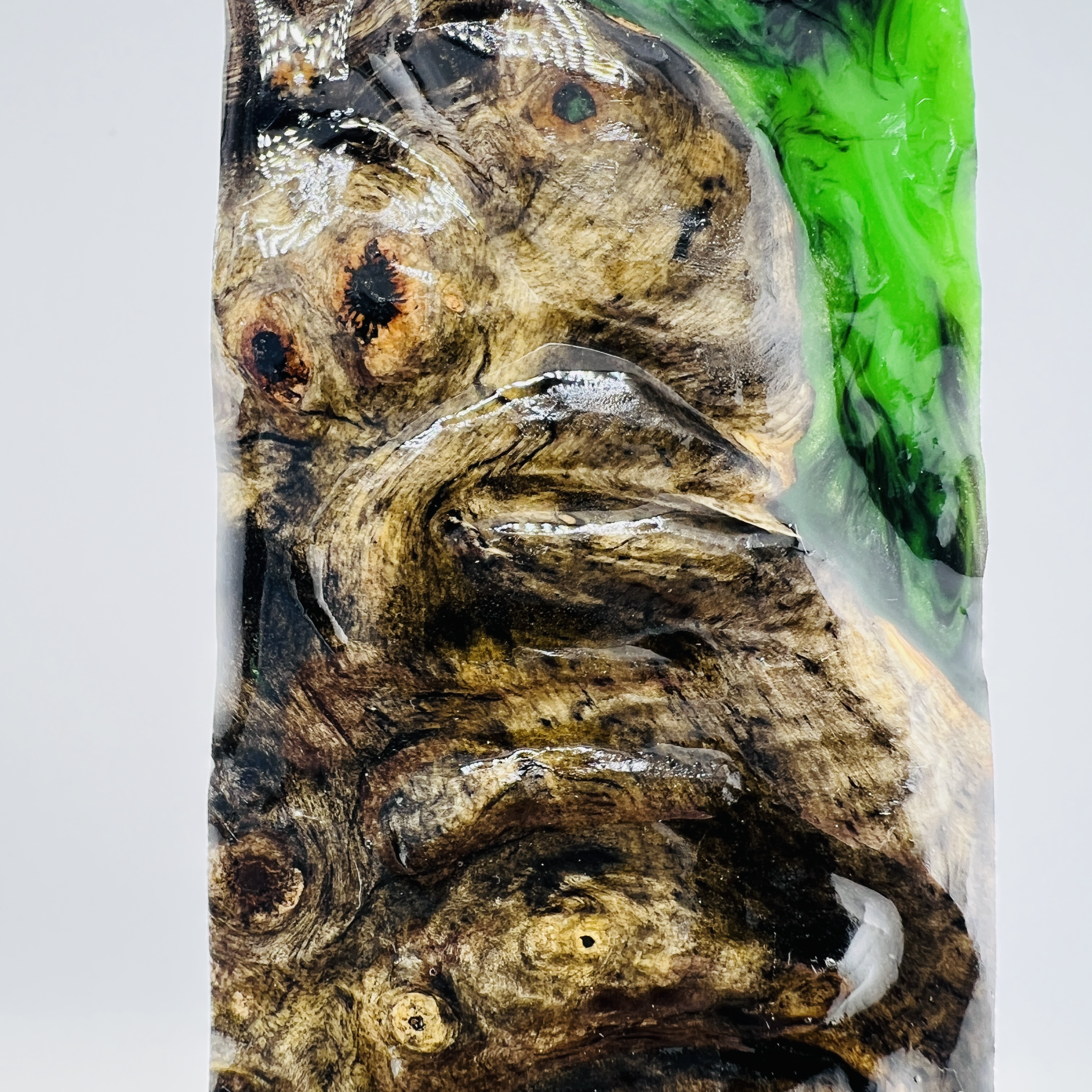 Green Alien face display block pair set