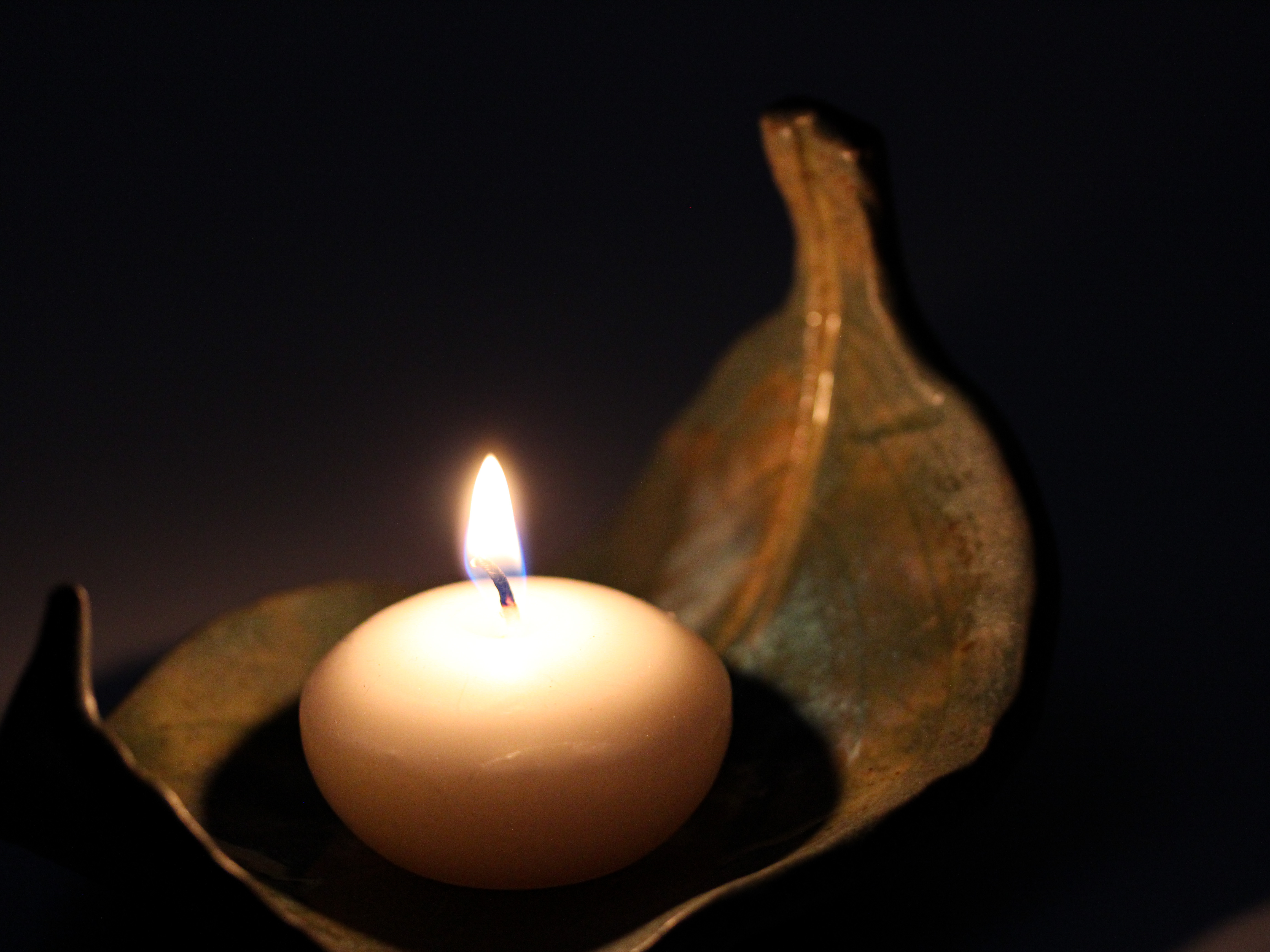 Ceramic candle holder