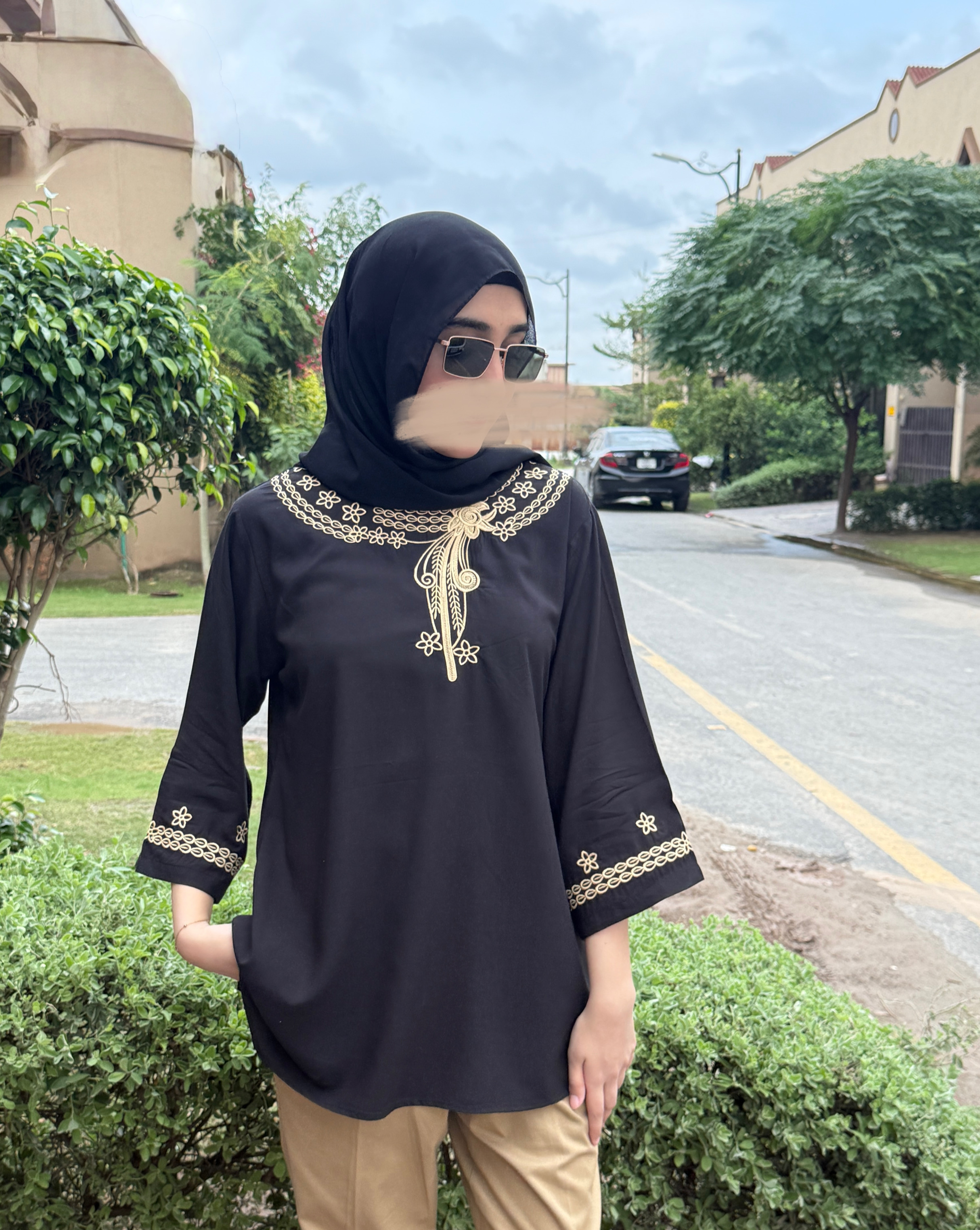 🖤 Zeenat 🤍 Traditional Embroidered Black Tunic Kurti