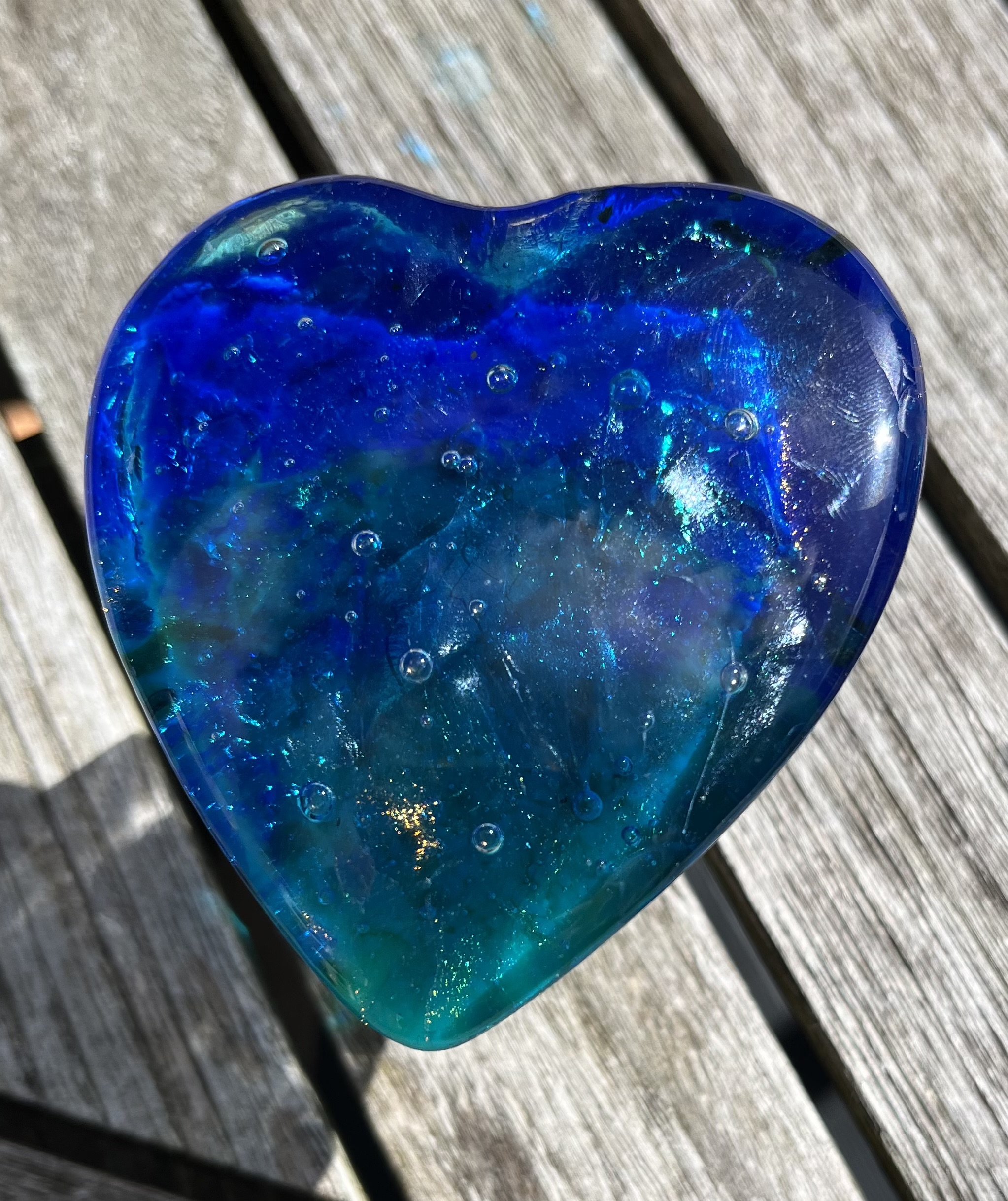 Blue ombré heart papertweight