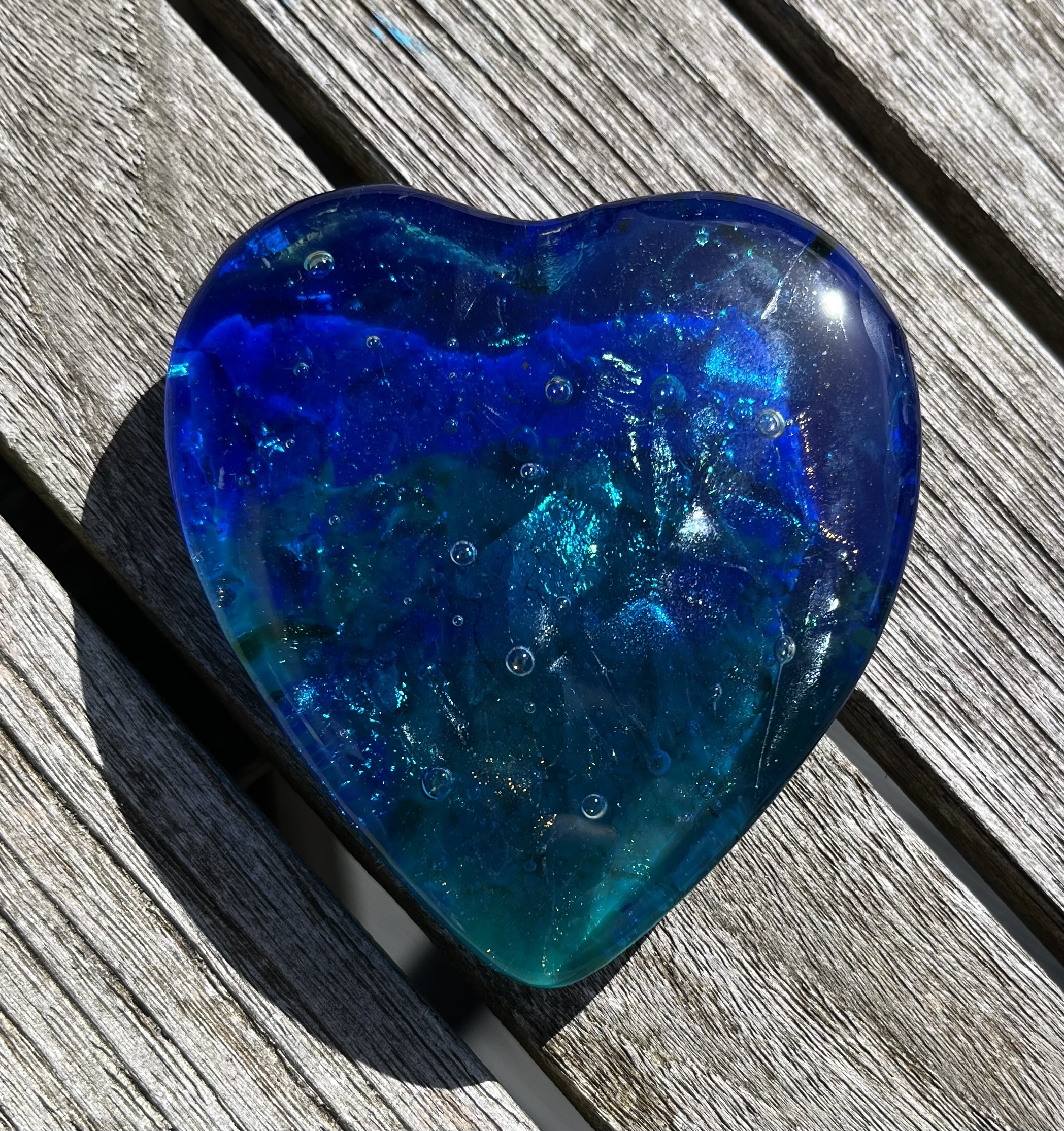Blue ombré heart papertweight