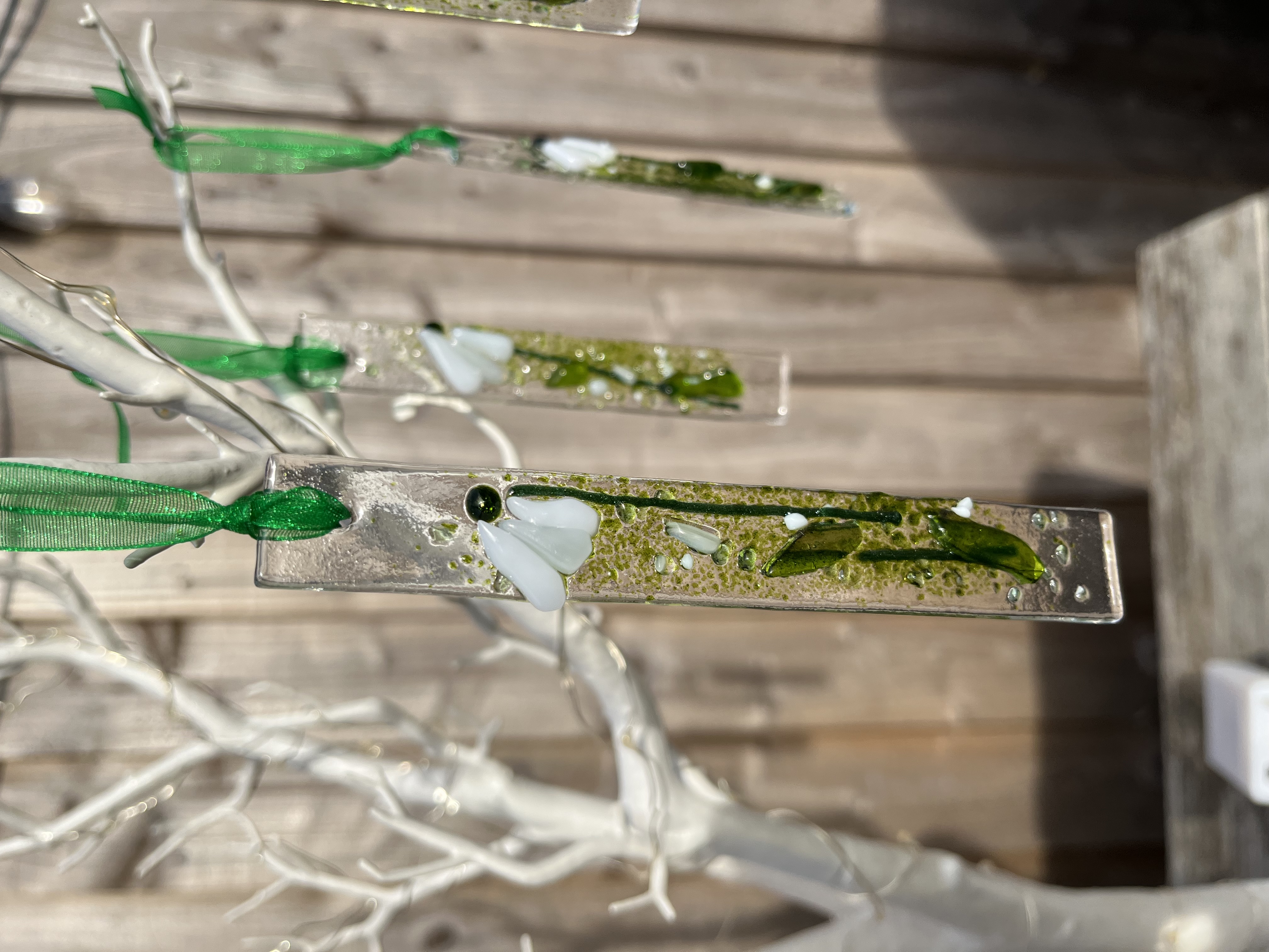 Thin snowdrop suncatcher