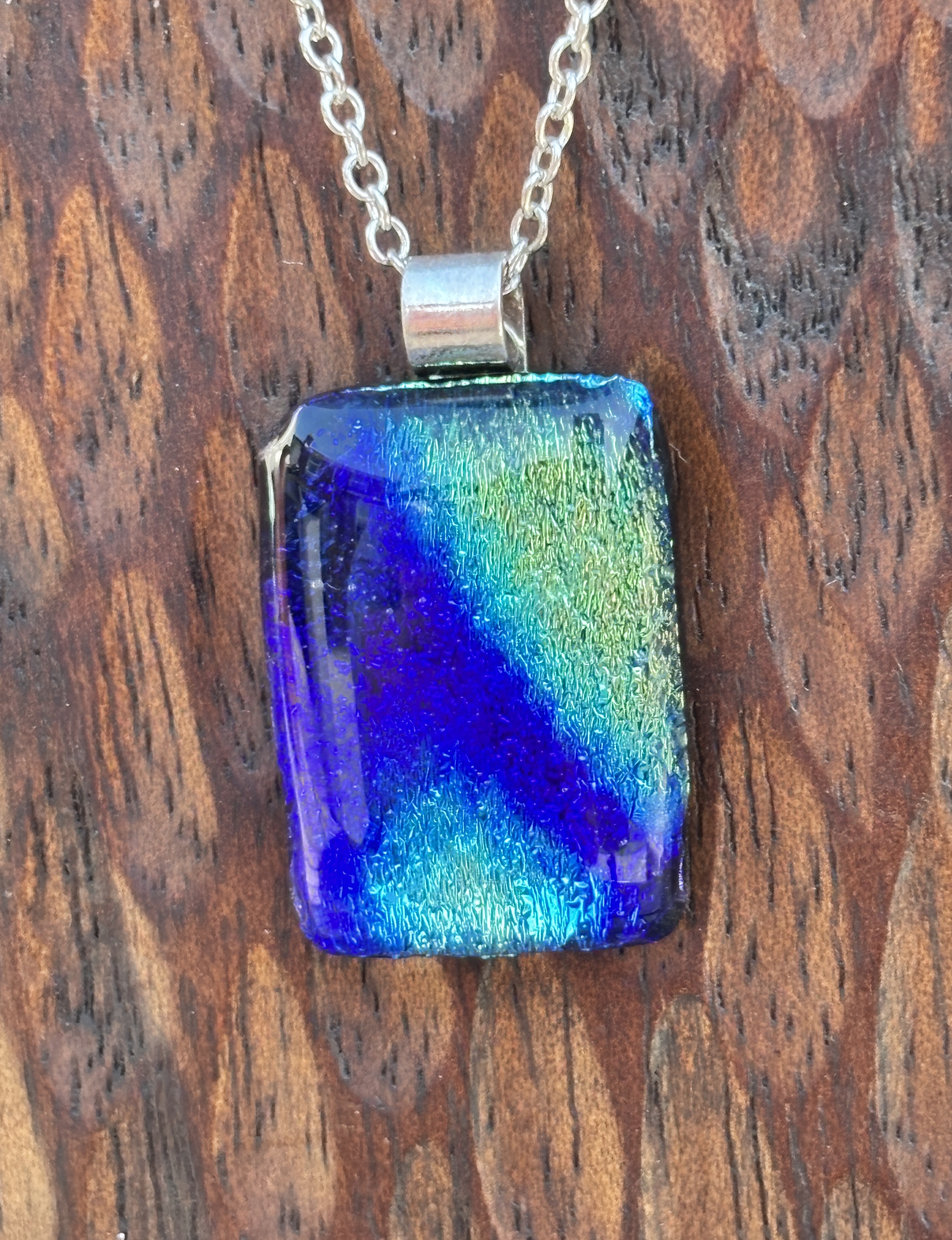 Turquoise and blue stripe dichroic
