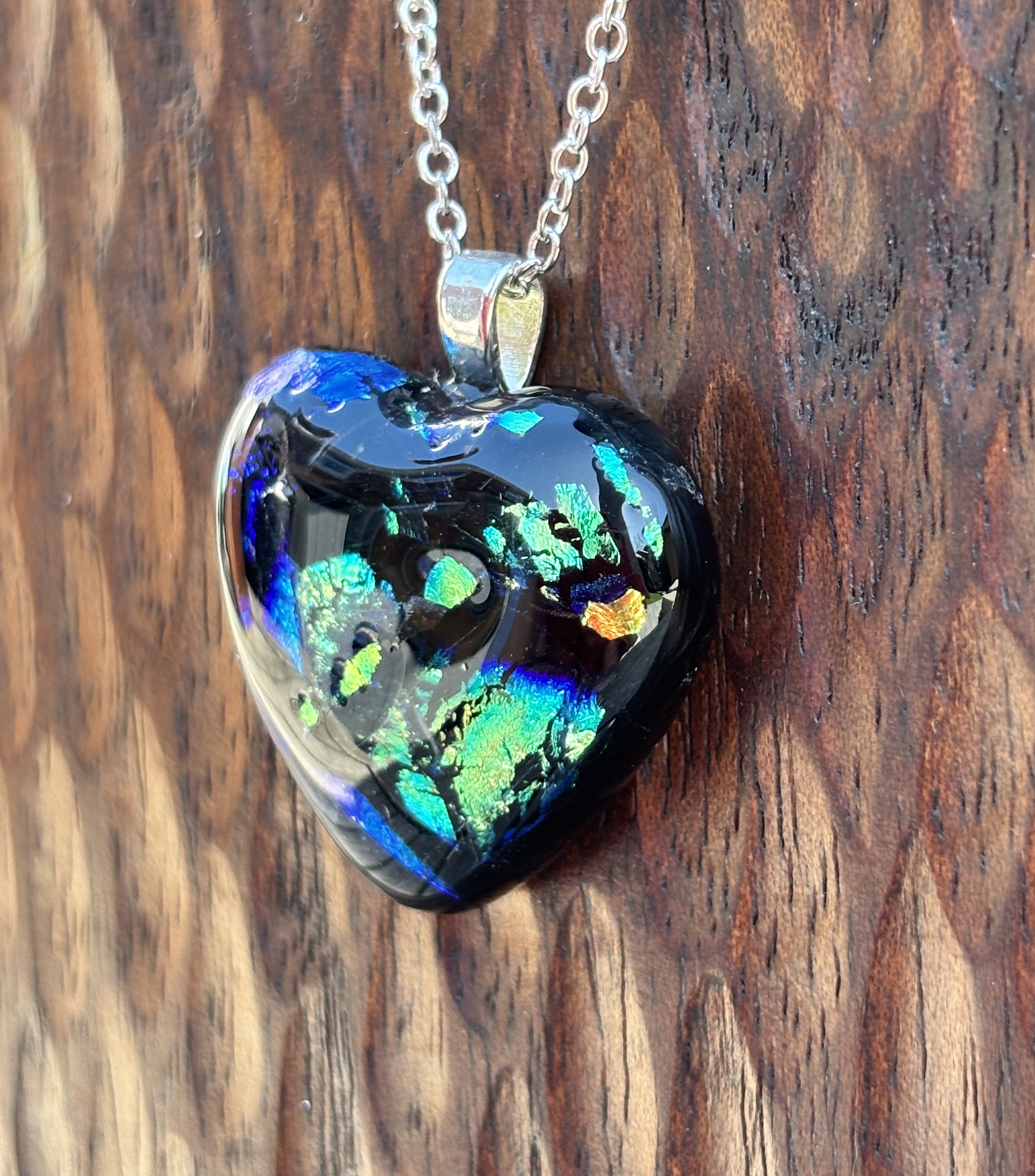 Black dichroic heart