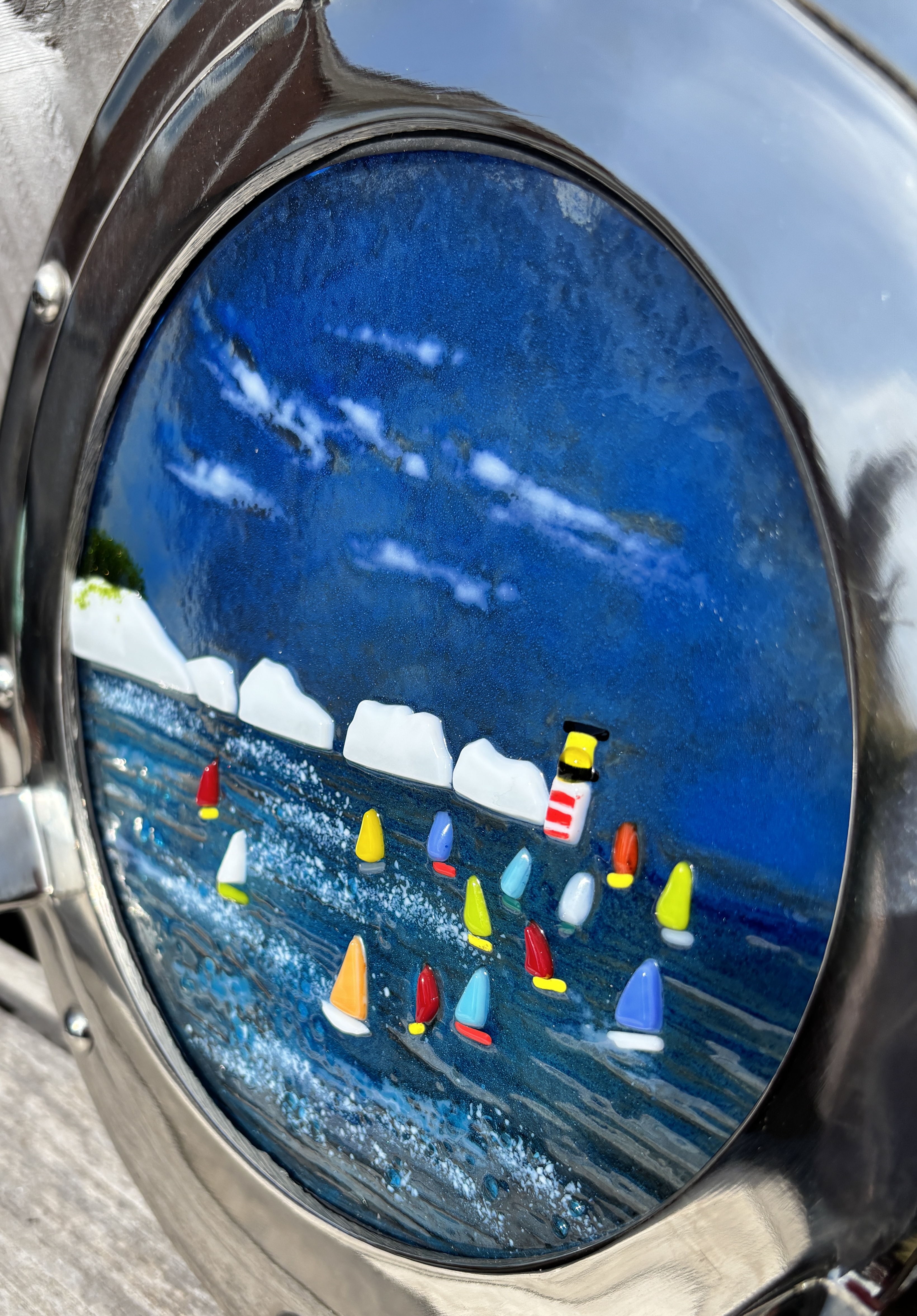 Fused glass porthole 
