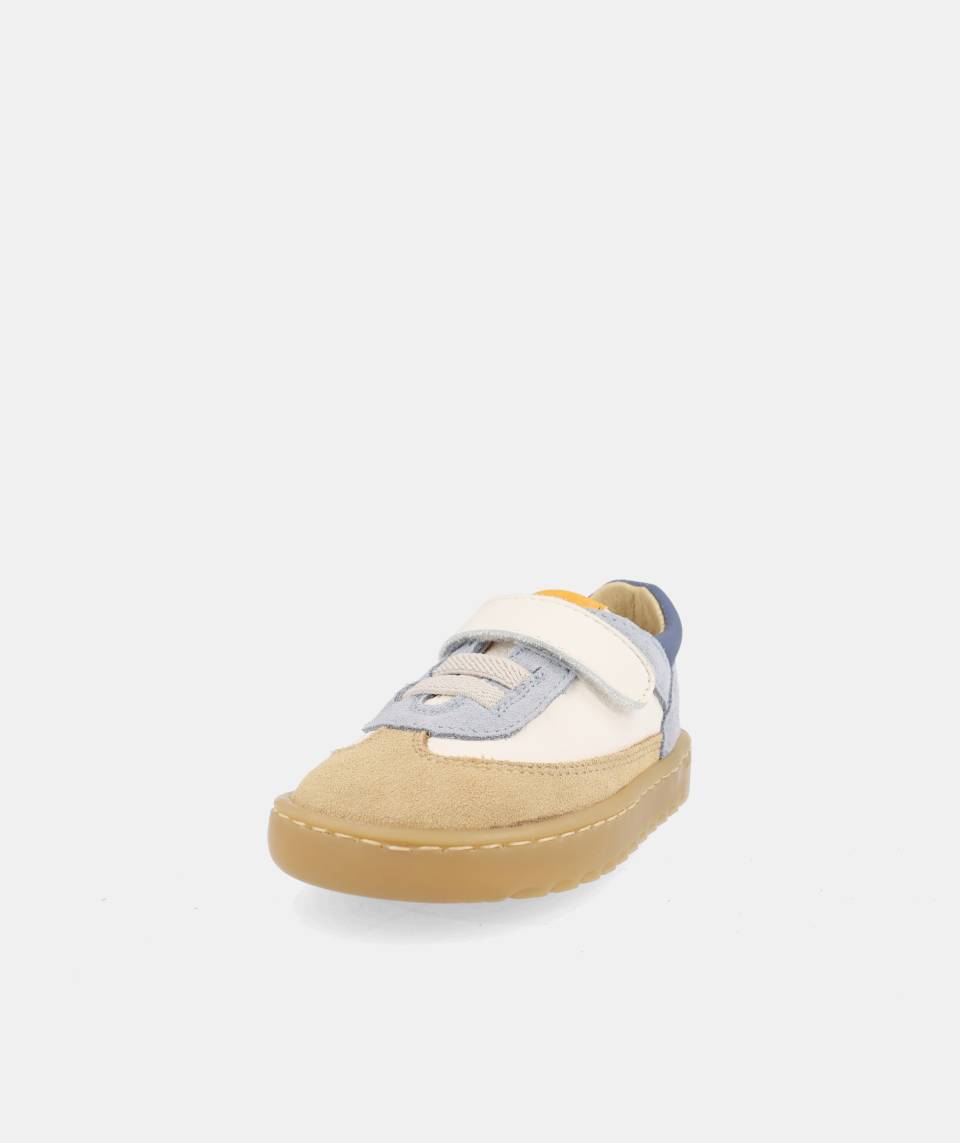 Deportiva con cordones elásticos Blanditos by Crio's