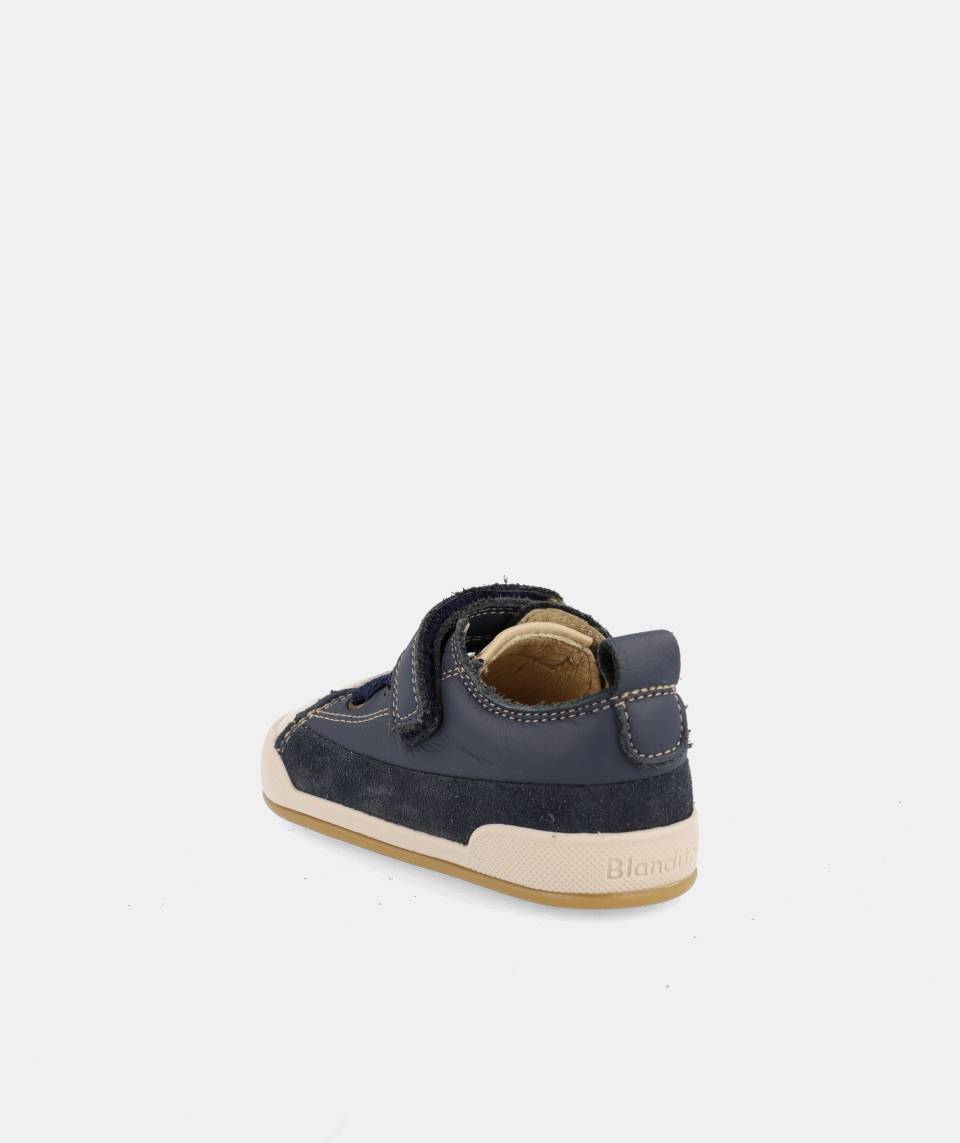 Deportiva con cordones elásticos Blanditos by Crio's