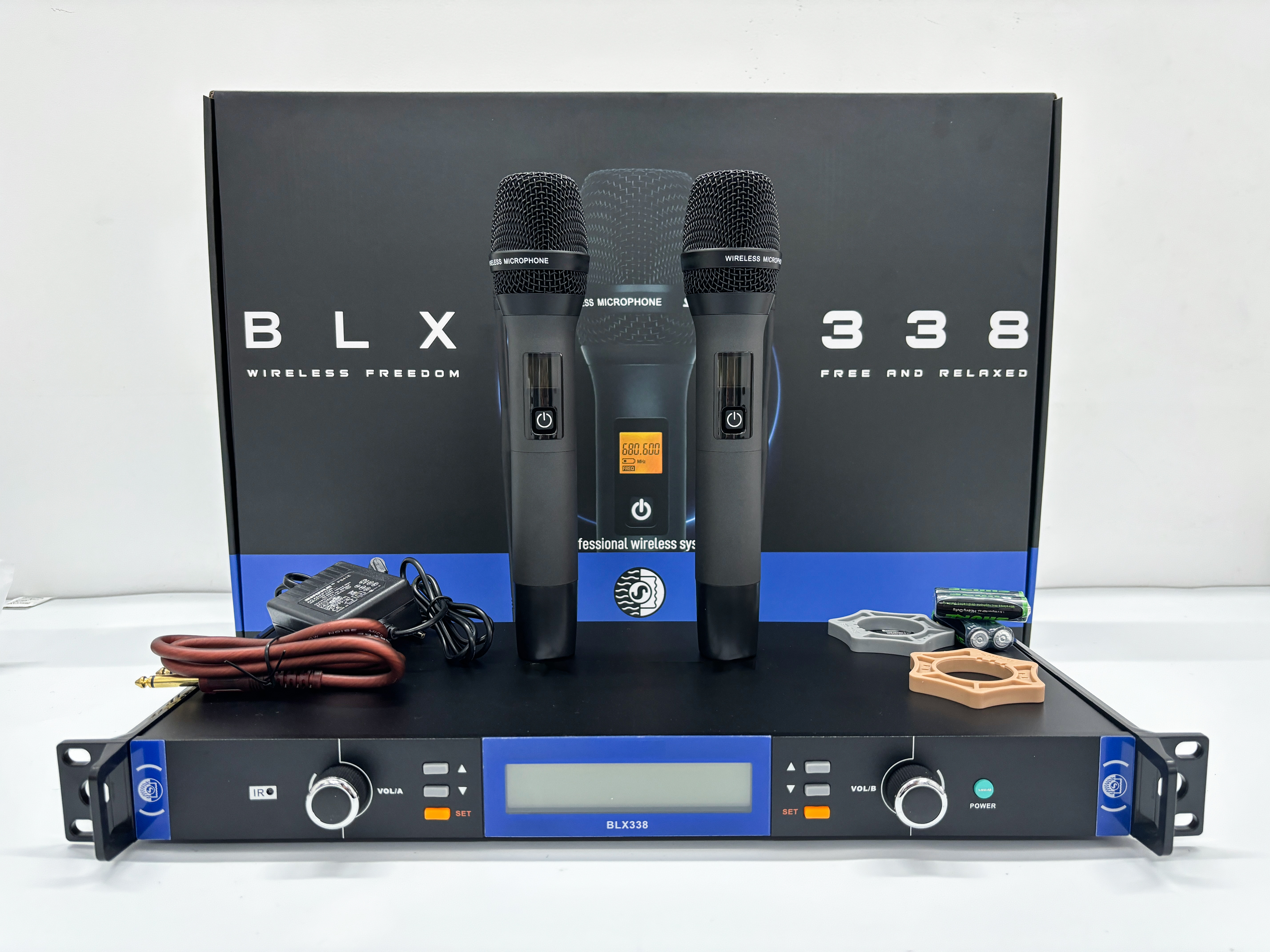 BLX338 Professional Stage Microphone Set