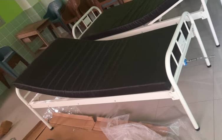 Lit médical ajustable