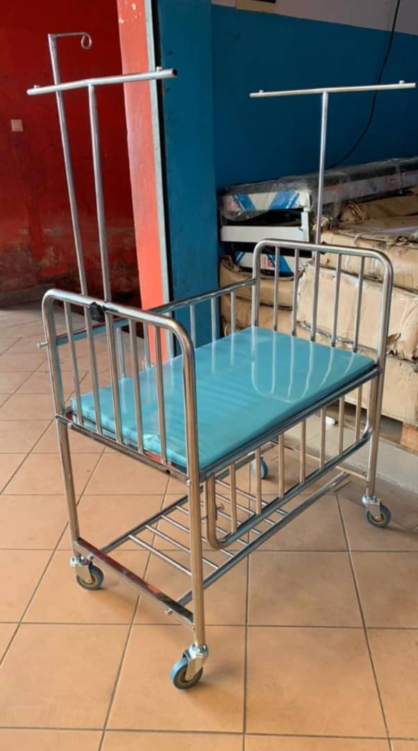 Lit médical pour bébé