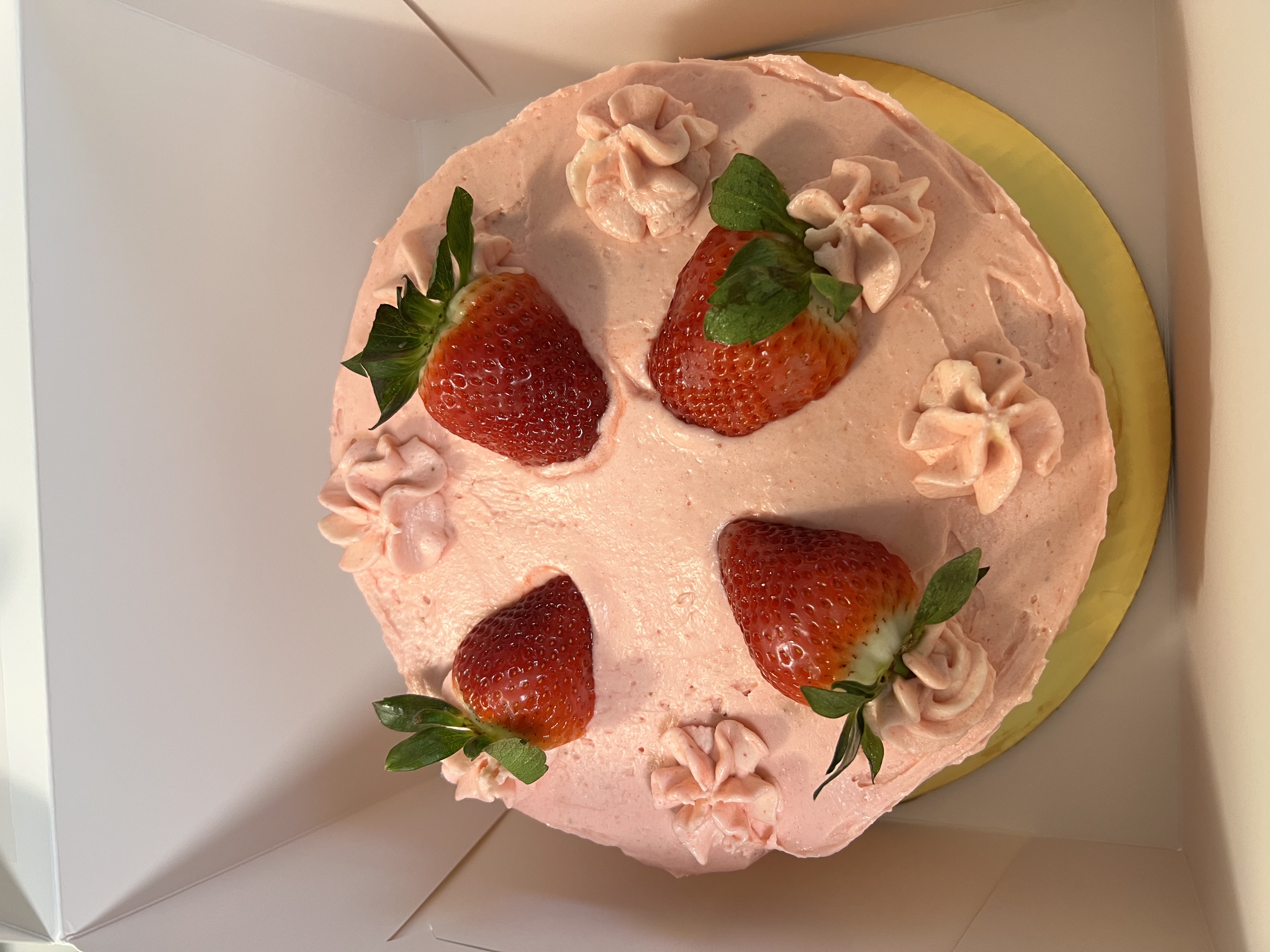 Vanilla Cake w/ strawberry buttercream