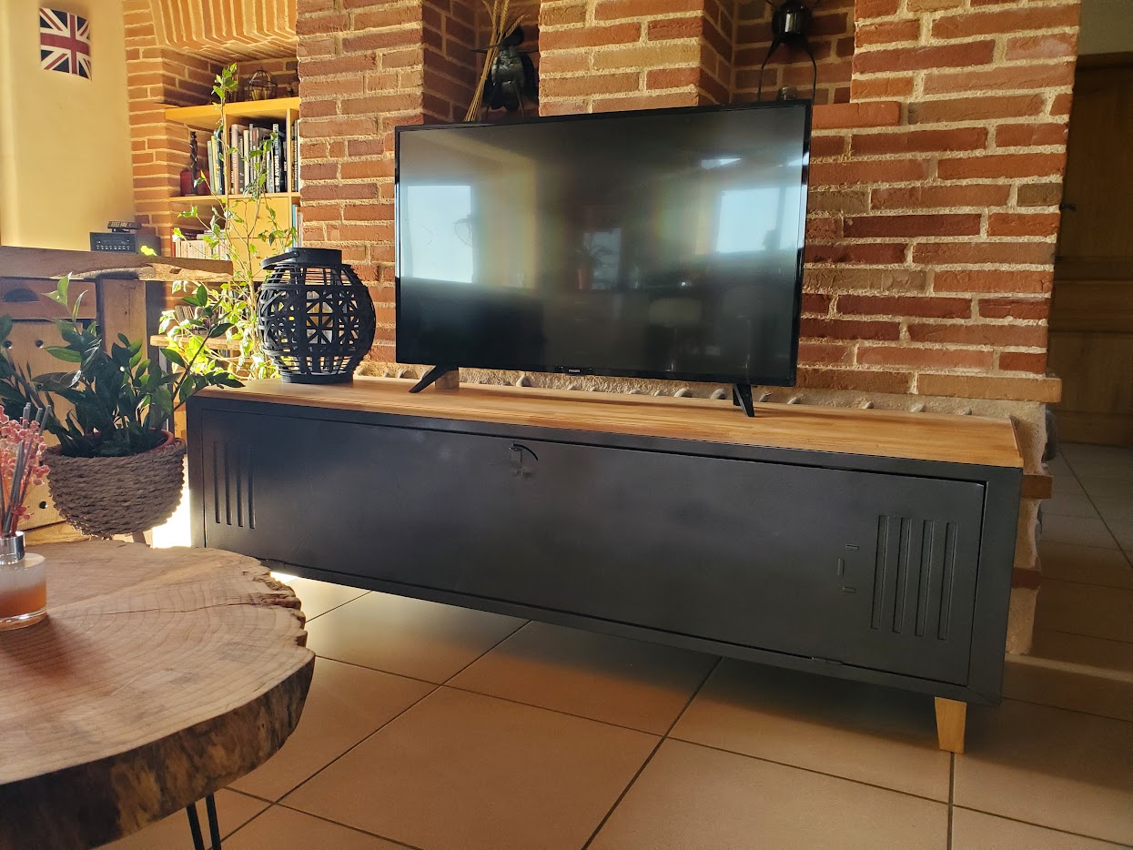Le meuble TV casier