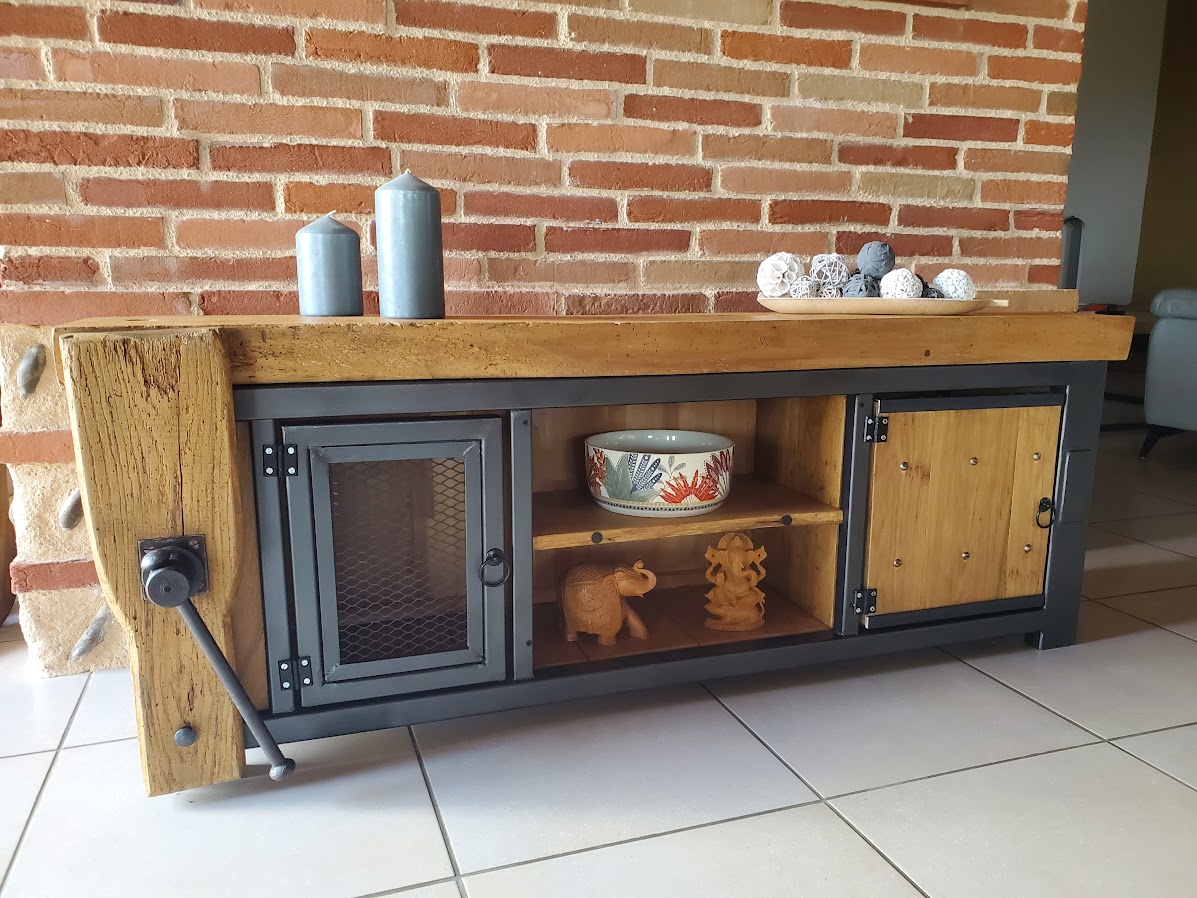 Meuble TV industriel en bois et métal
