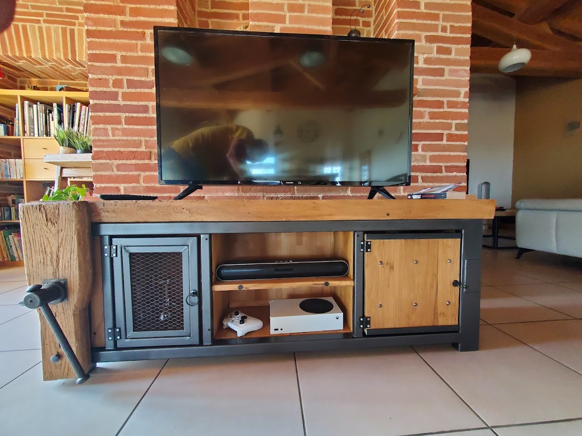 Meuble TV industriel en bois et métal