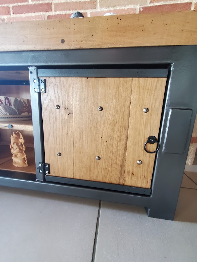 Meuble TV industriel en bois et métal