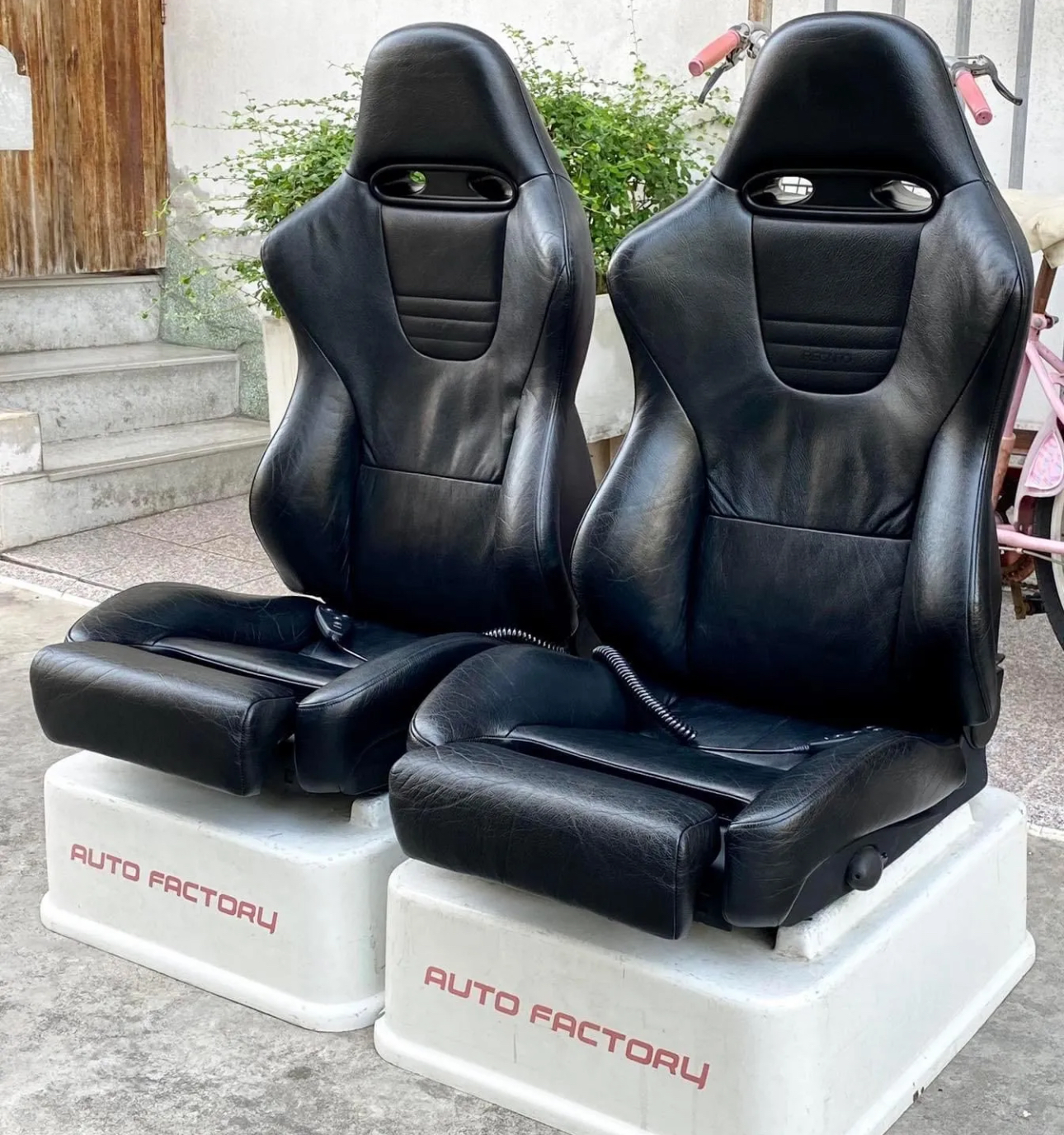 RECARO SP-JC LEATHER SEATS