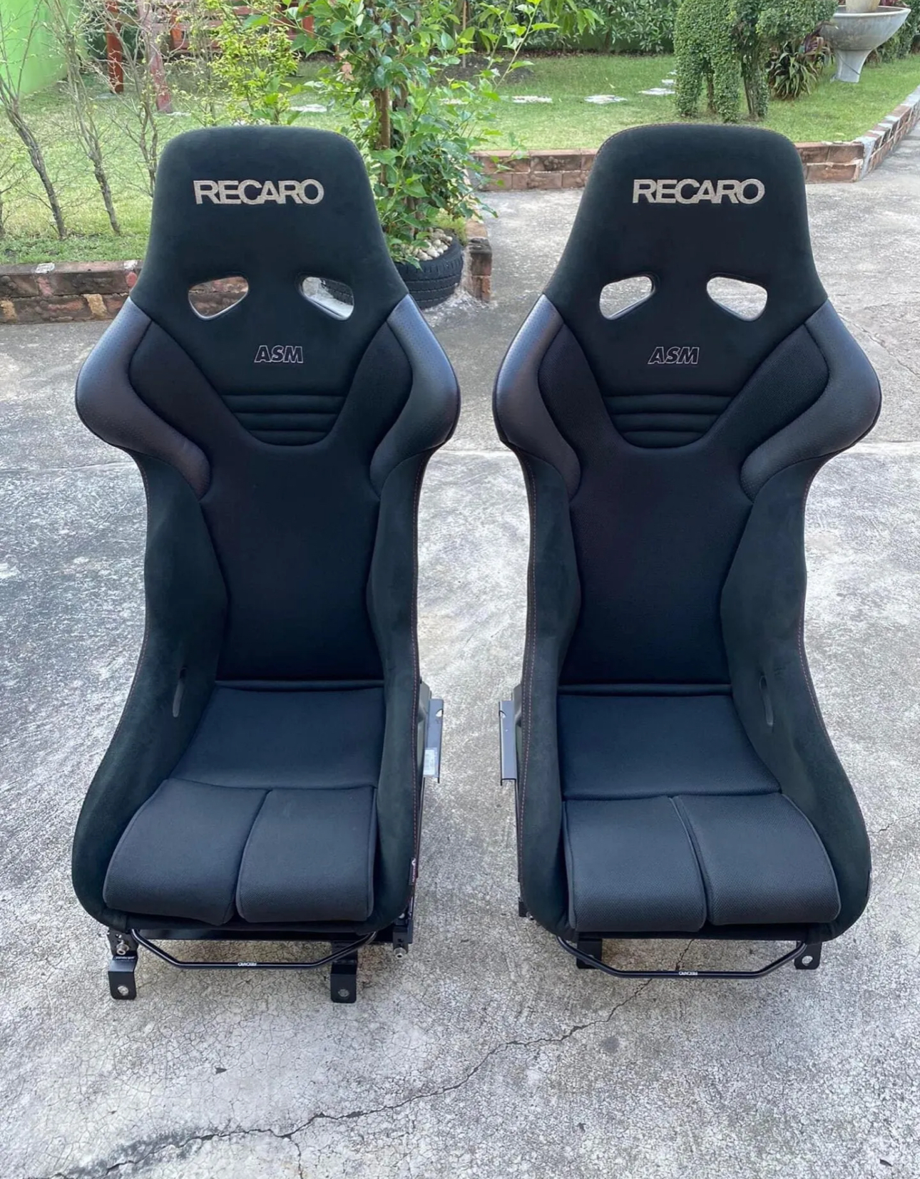 RECARO RS-G ASM RUBY SEATS