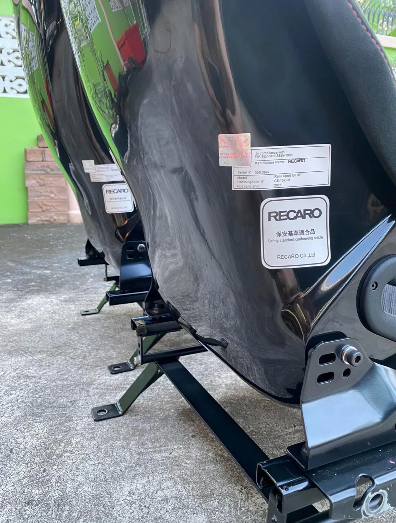 RECARO RS-G ASM RUBY SEATS