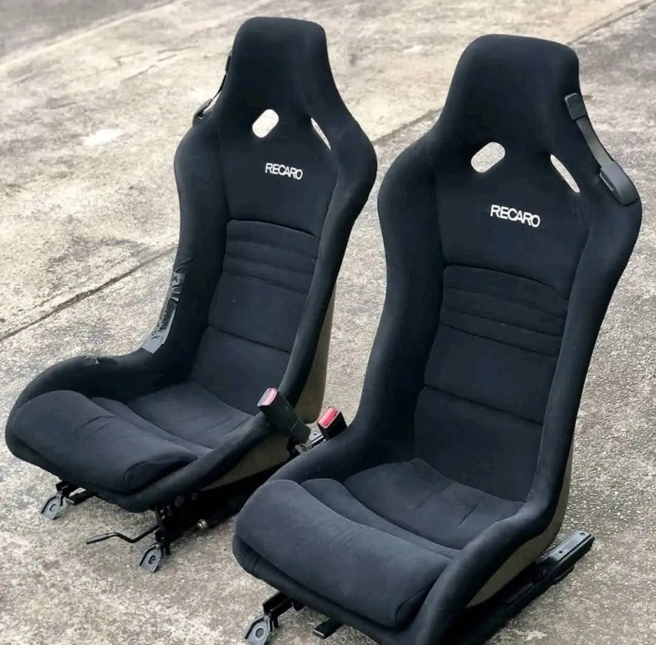 RECARO RX7 BLACK SEATS