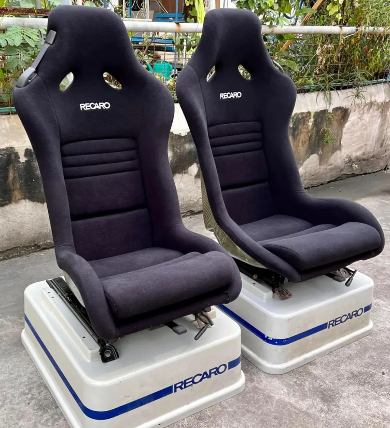 RECARO RX7 BLACK SEATS