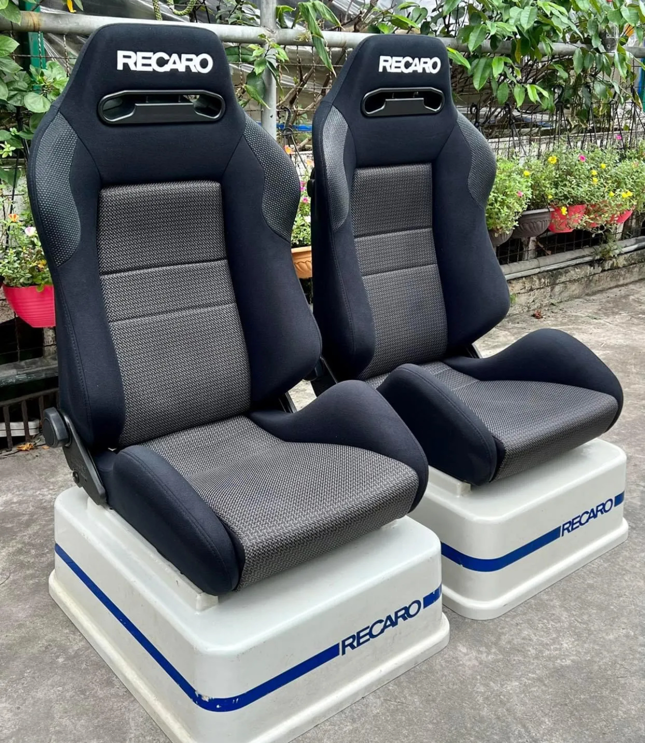 RECARO SR3 SEATS