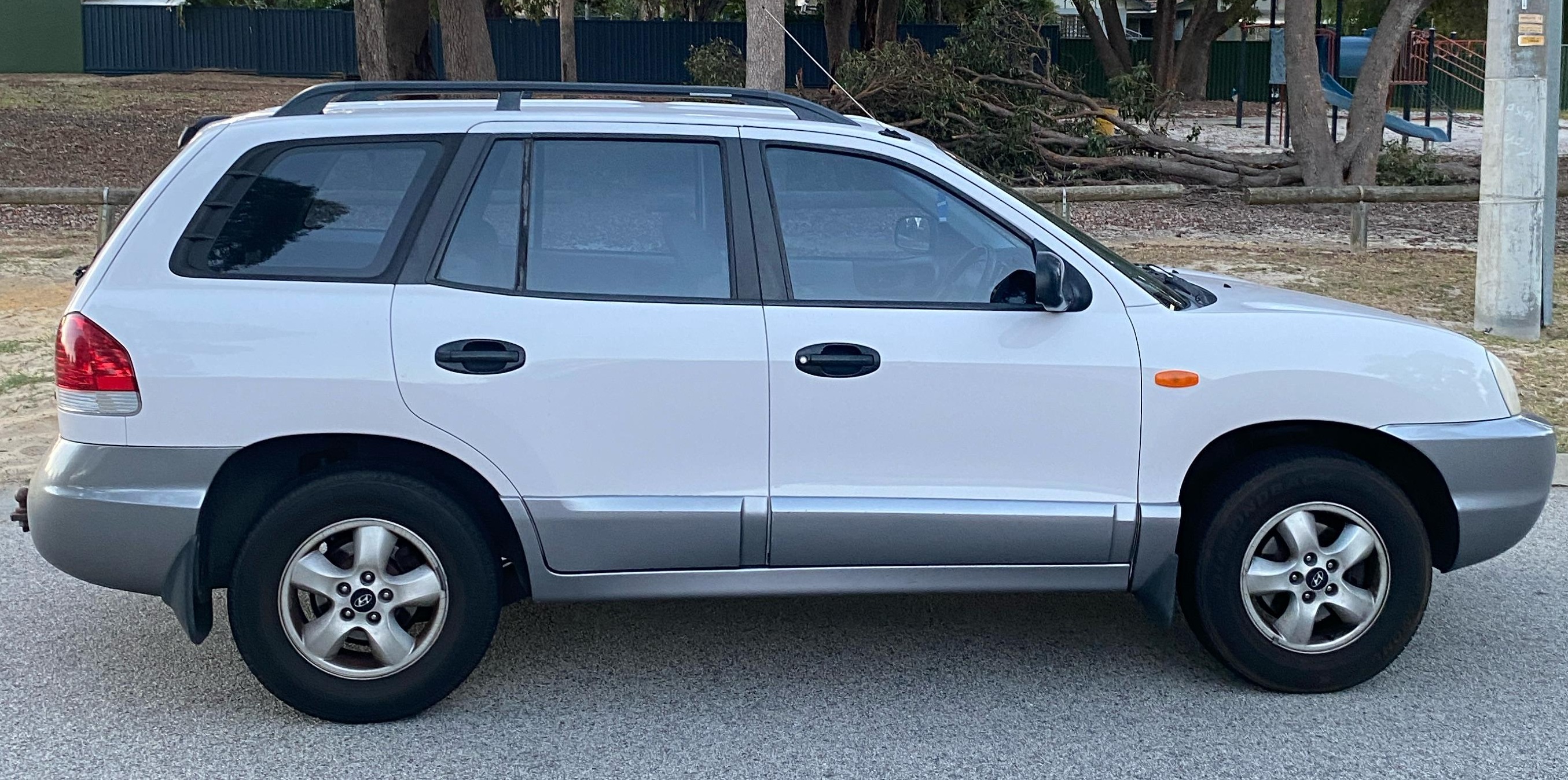 2004 Hyundai Santa Fe GL (4x4) Automatic Wagon