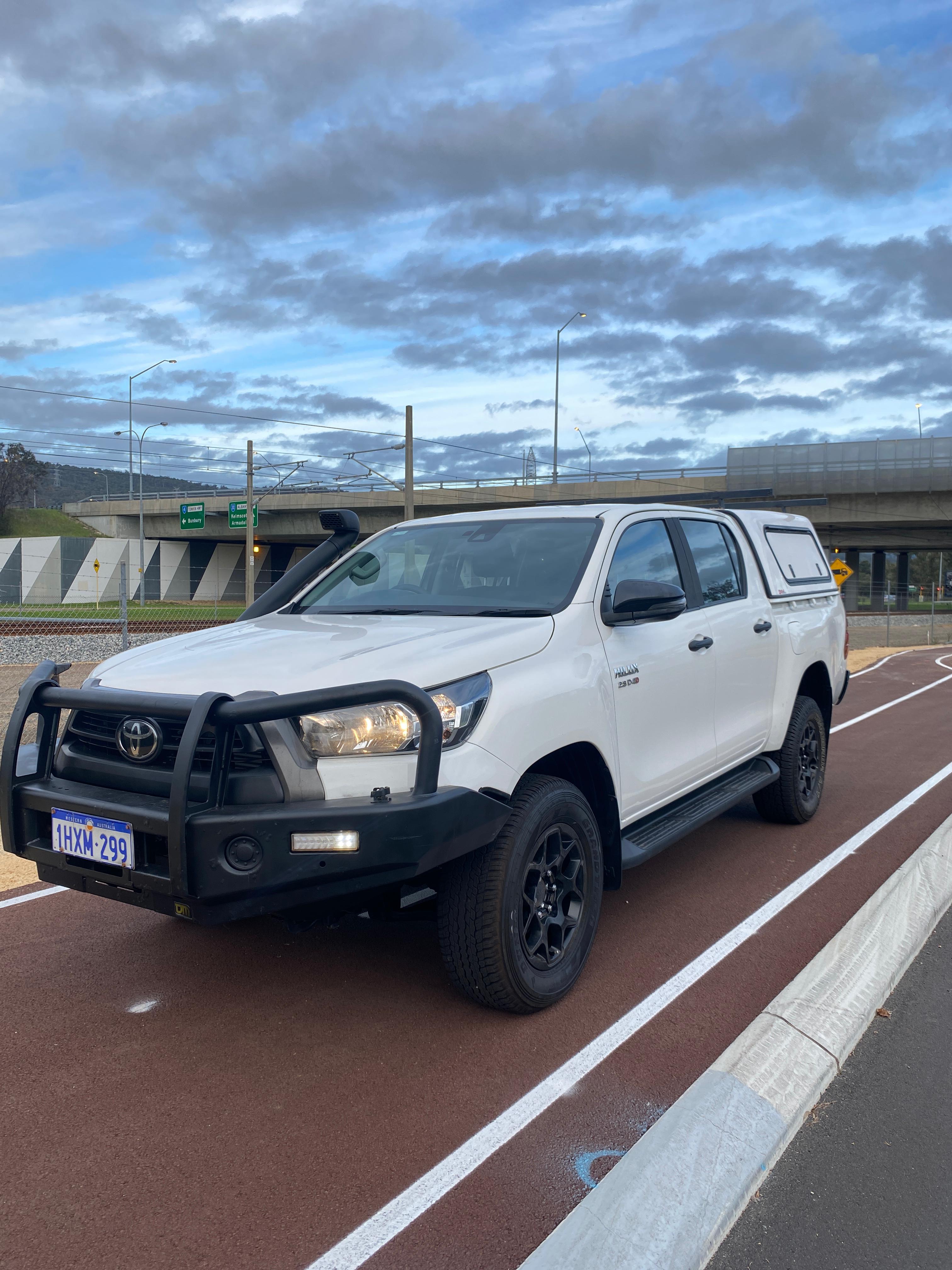 2021 Toyota Hilux SR (4x4)