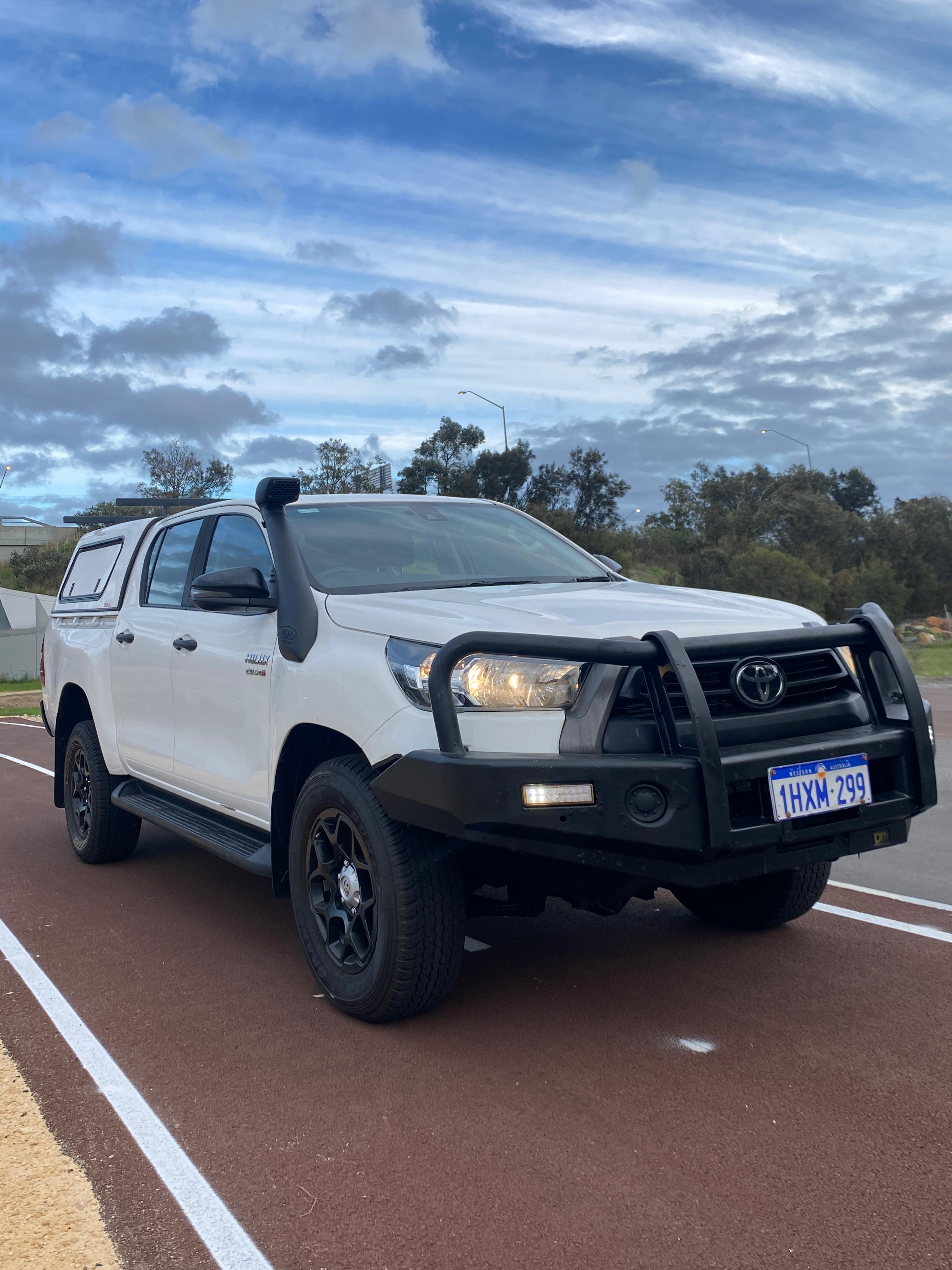 2021 Toyota Hilux SR (4x4)