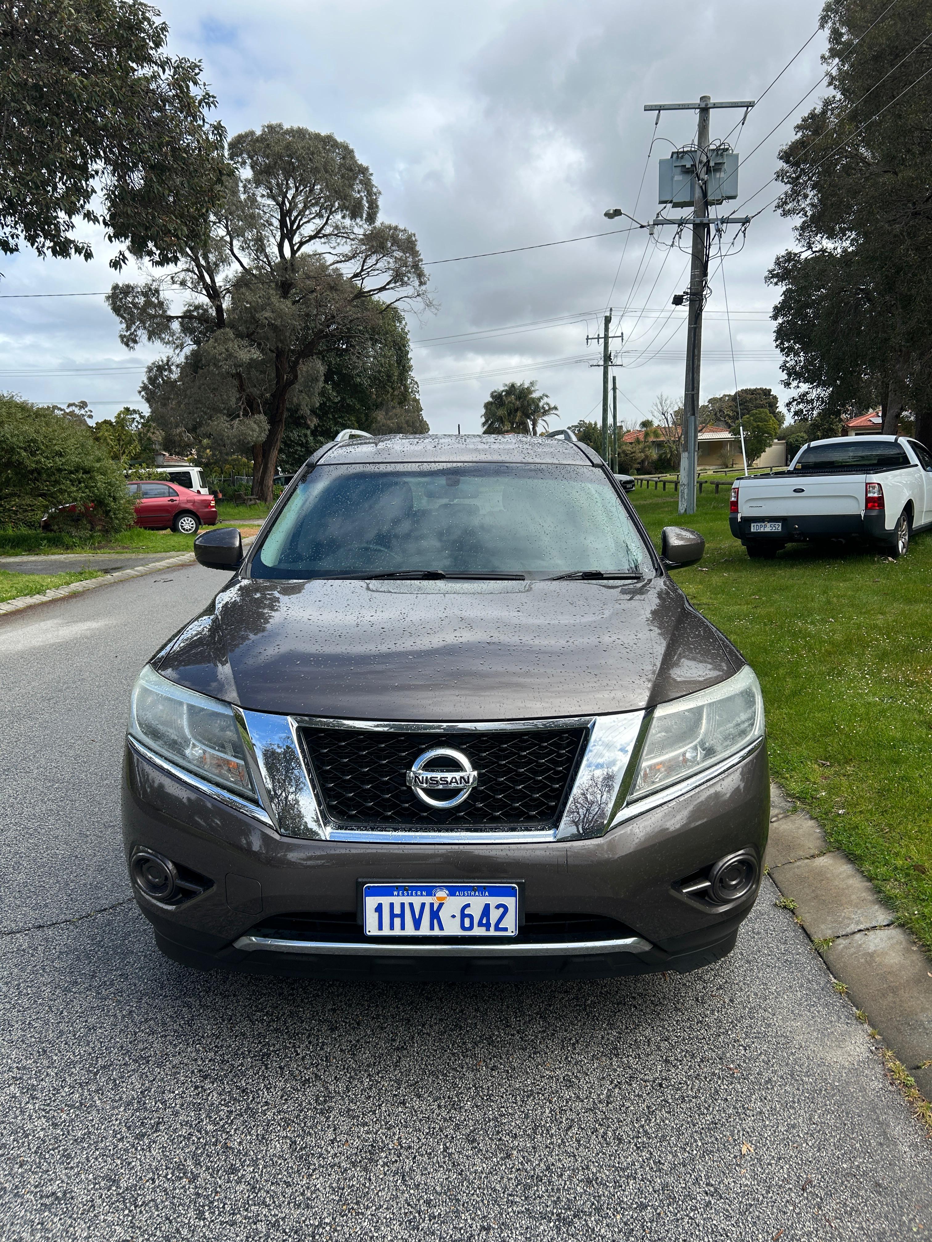 2015 Nissan Pathfinder ST – 7 Seater SUV
