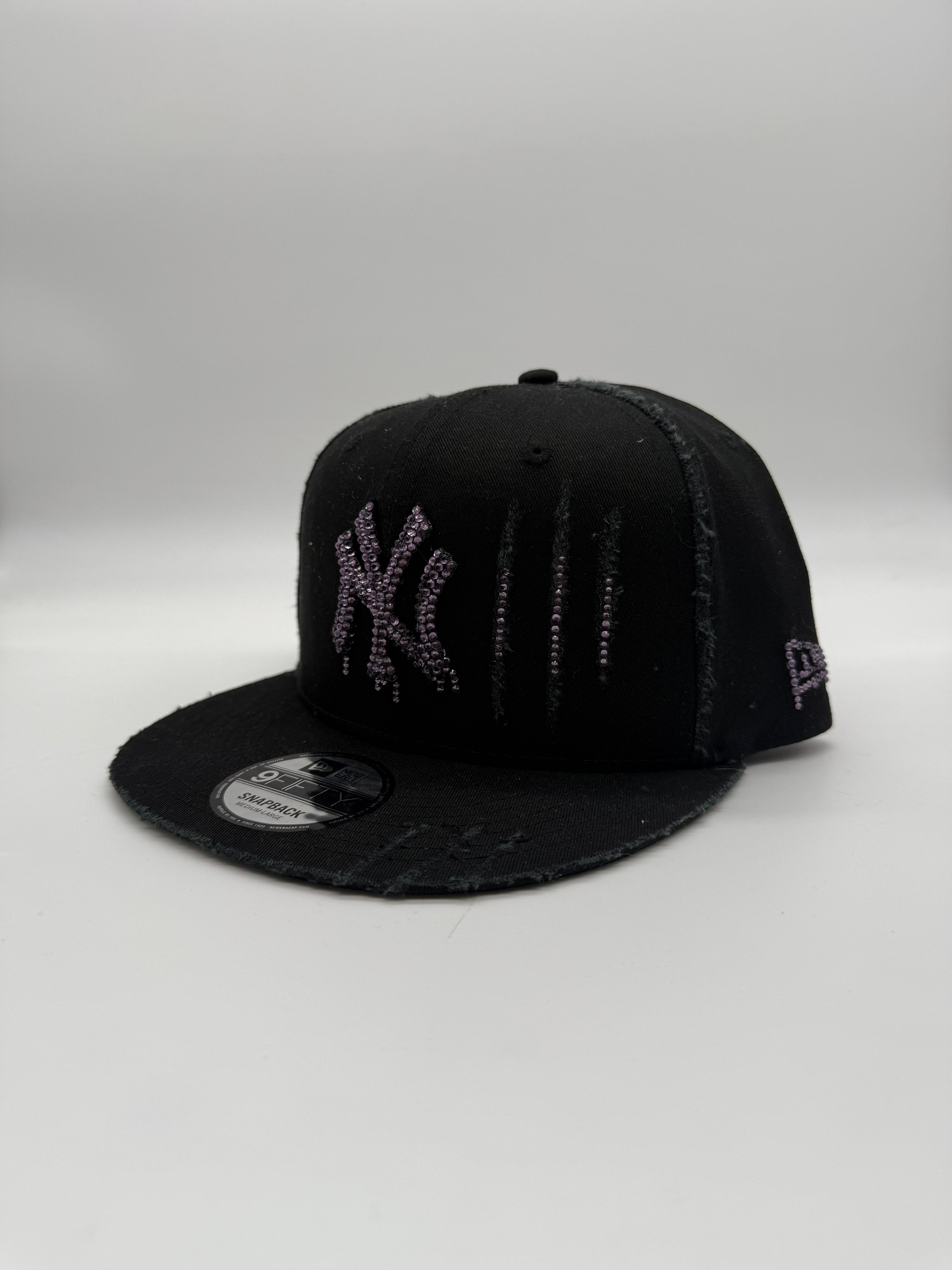 New York black Snapback "PURPLE SHINY SCRATCHES" 