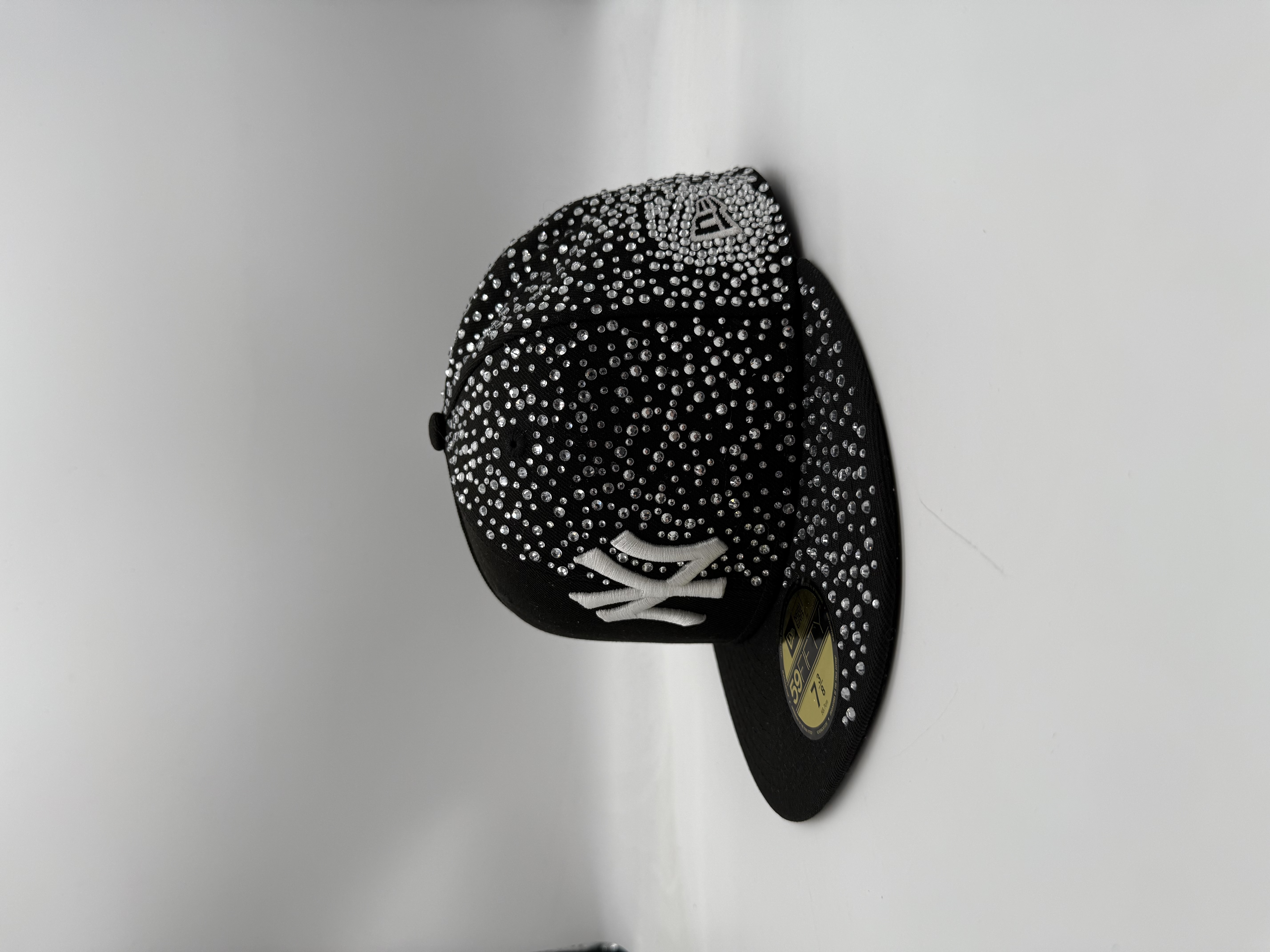 New York Black Fitted “GEM RAIN”