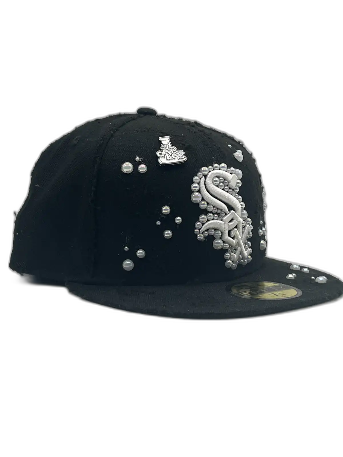 SOX Black Fitted “White Pearls”