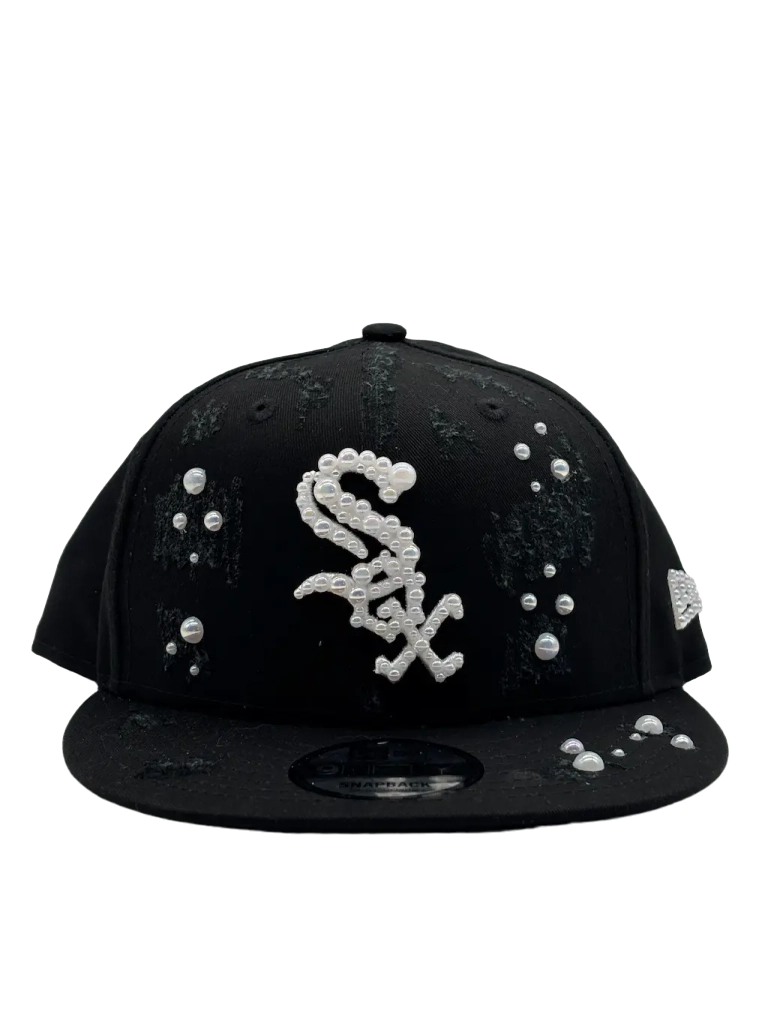 SOX Black Snapback "White Pearls"