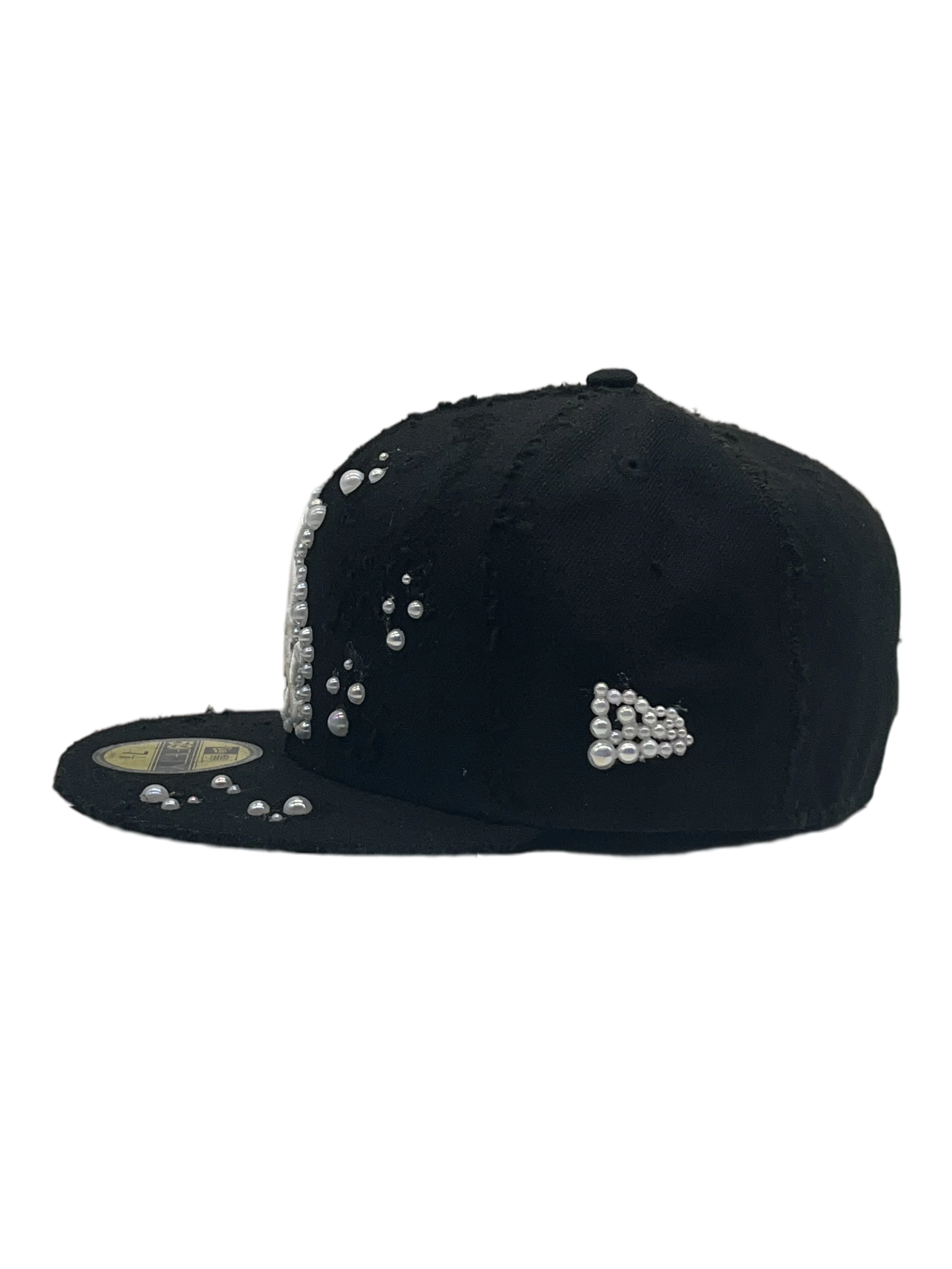 SOX Black Fitted “White Pearls”