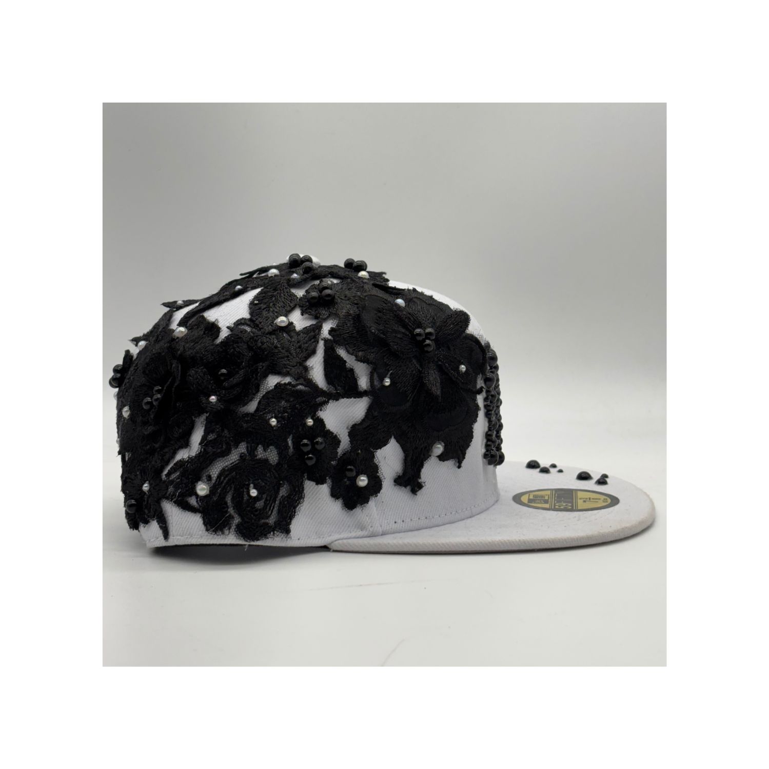New York White Fitted "BLACK ROSE"