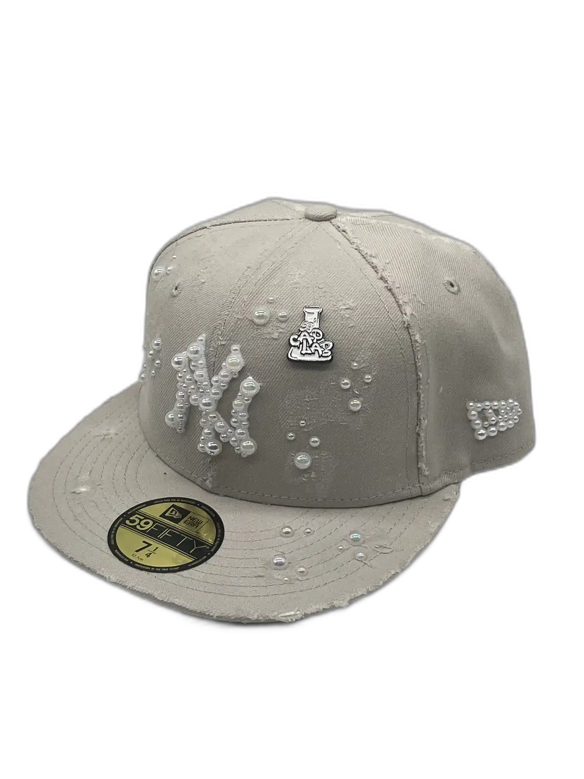 New York Beige Fitted “White Pearls”