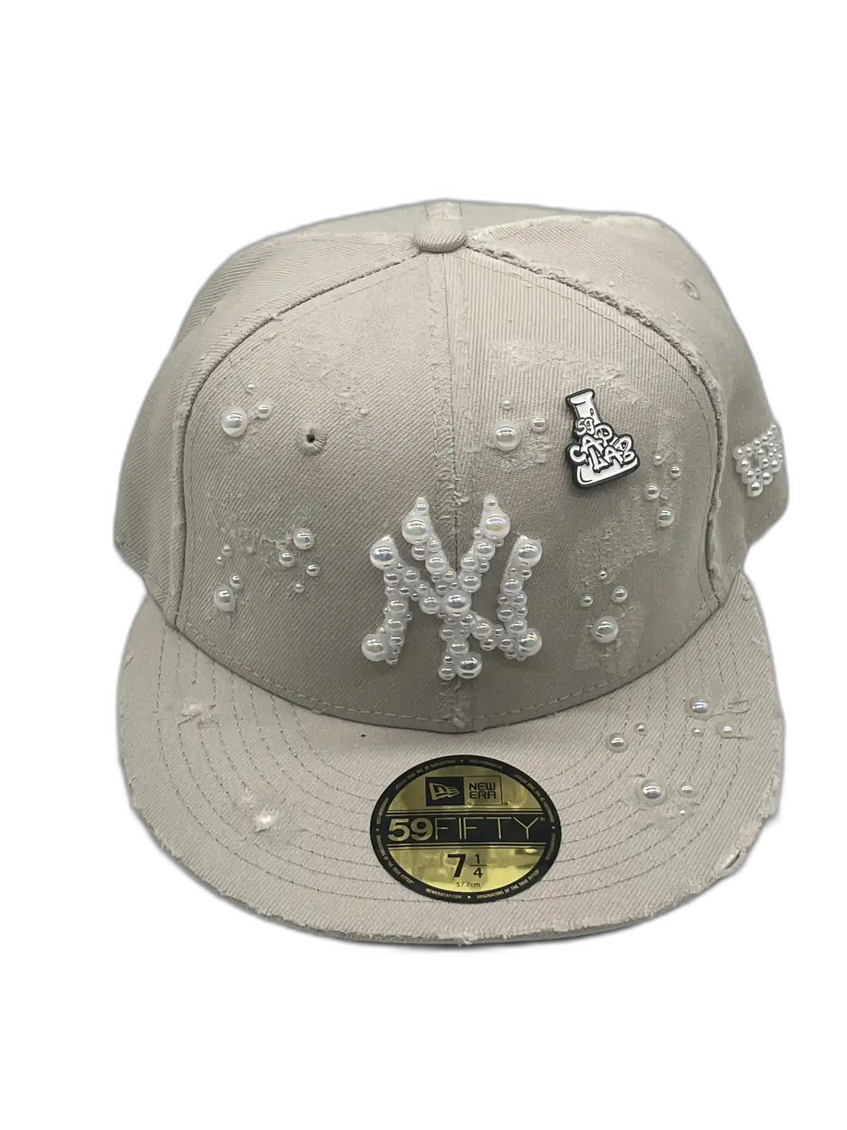 New York Beige Fitted “White Pearls”