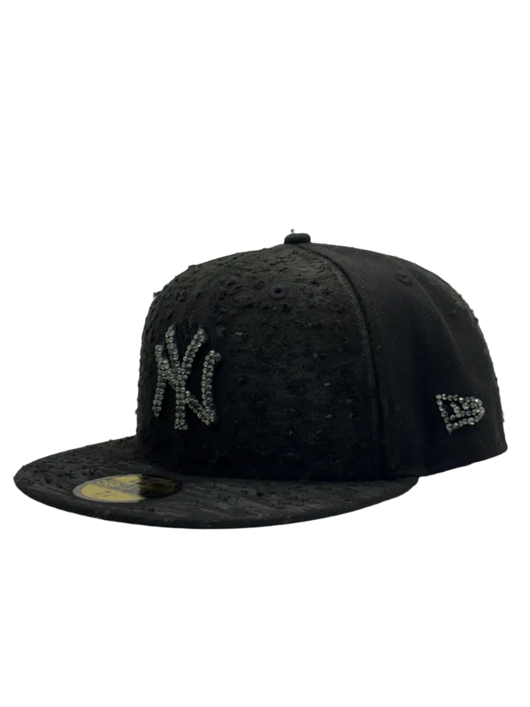 New York Total Black Fitted “Distressed All-Over”