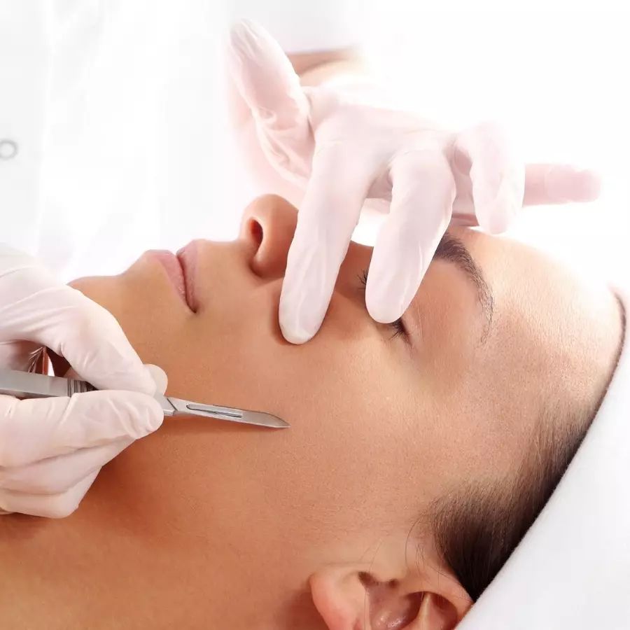 Facial de Limpieza Profunda + Dermaplaning