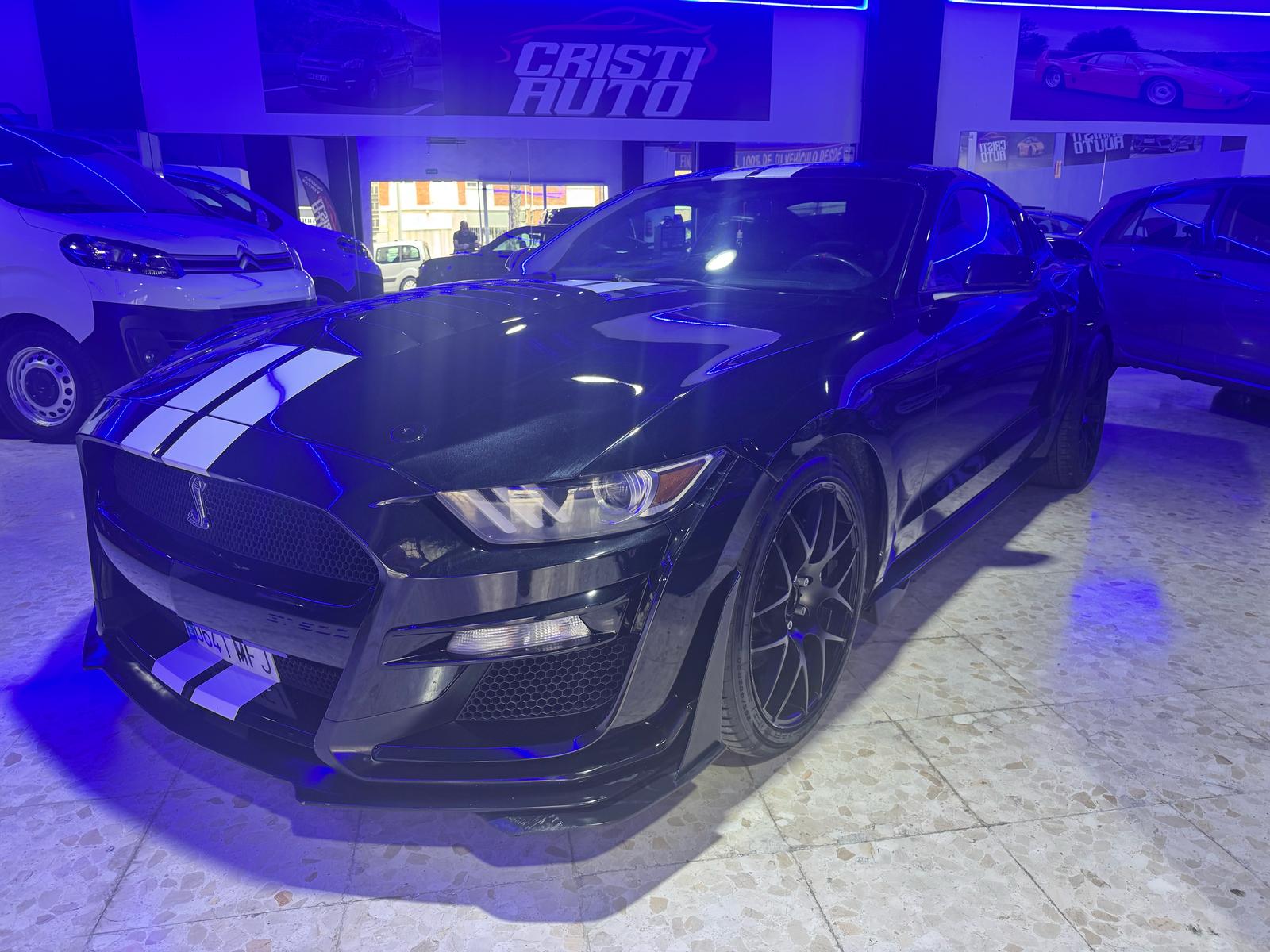 FORD MUSTANG