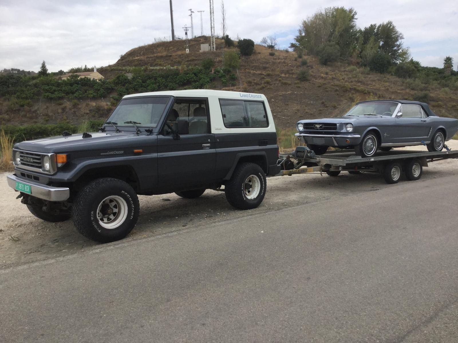 TOYOTA HZJ LAND CRUISER