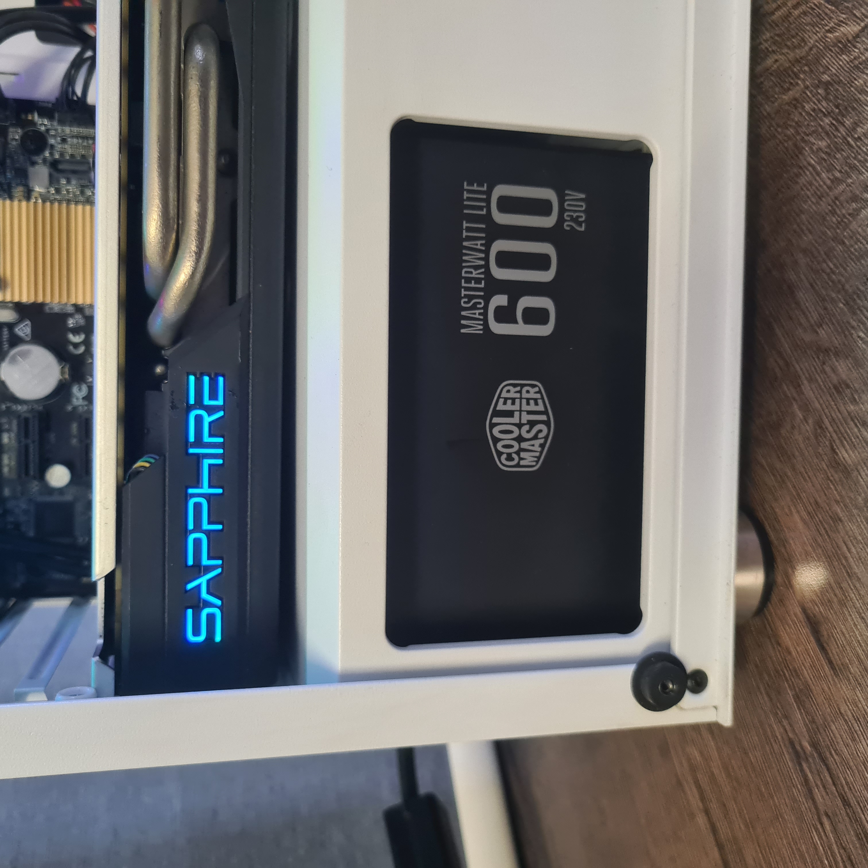 Budget gaming računar Intel i5-6600K, 8gb ddr4 ram, 256ssd+500hdd, RX580 8gb graf. 600w Psu