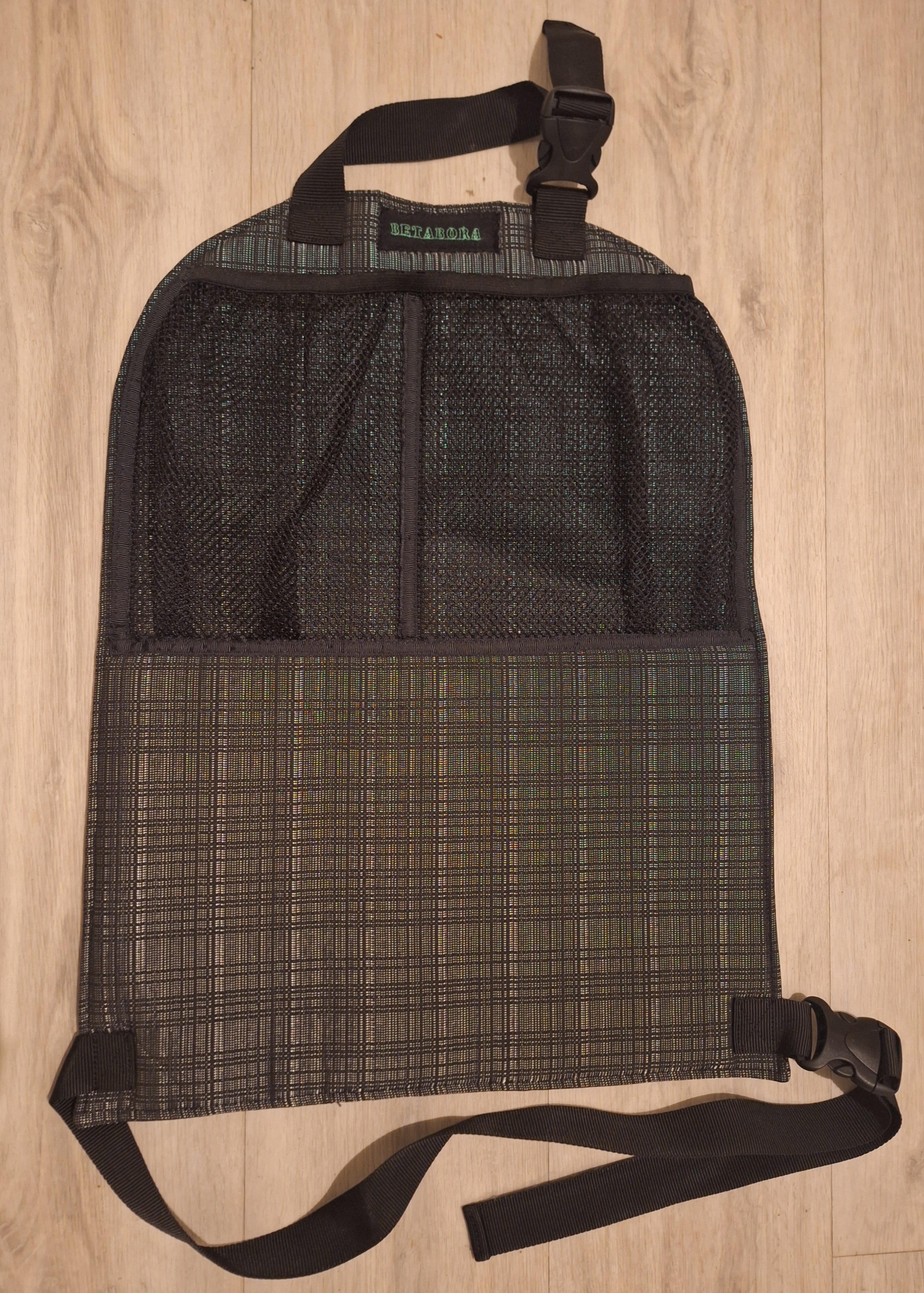 Automobilio sėdynės nugarinės dalies apsauga