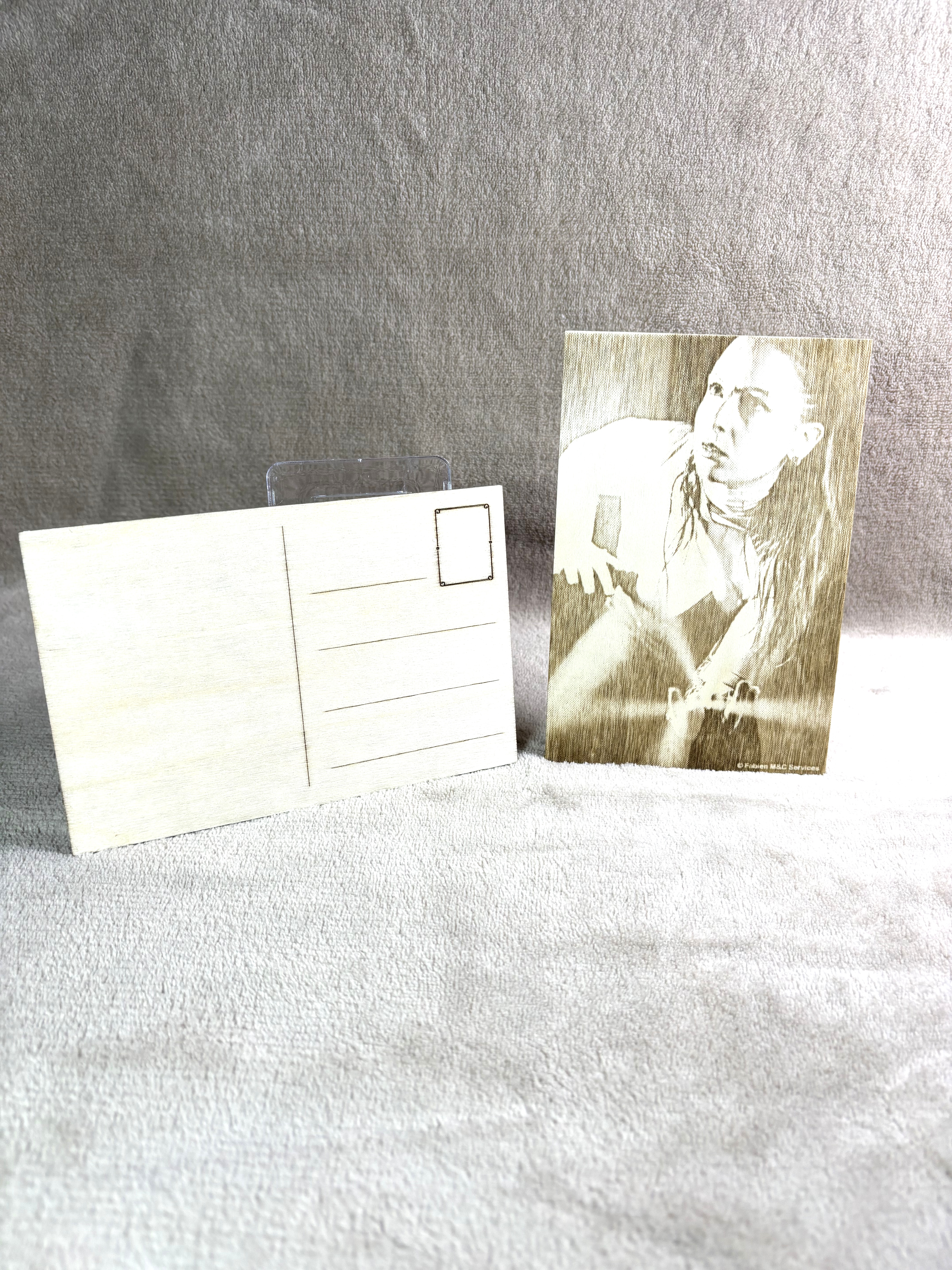 Carte postal en gravure personnalisée 
