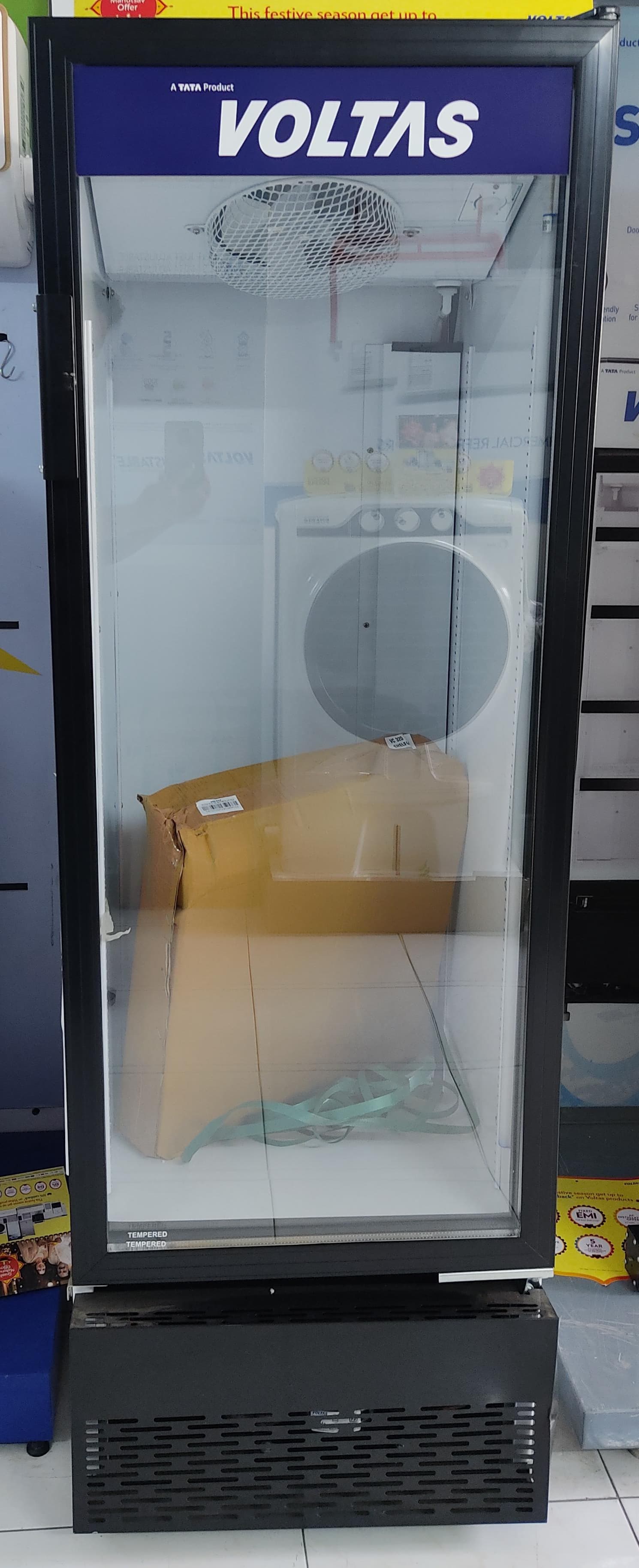 Voltas Single Door Display Refrigerator / Visi Cooler 320 lts. VCGT320