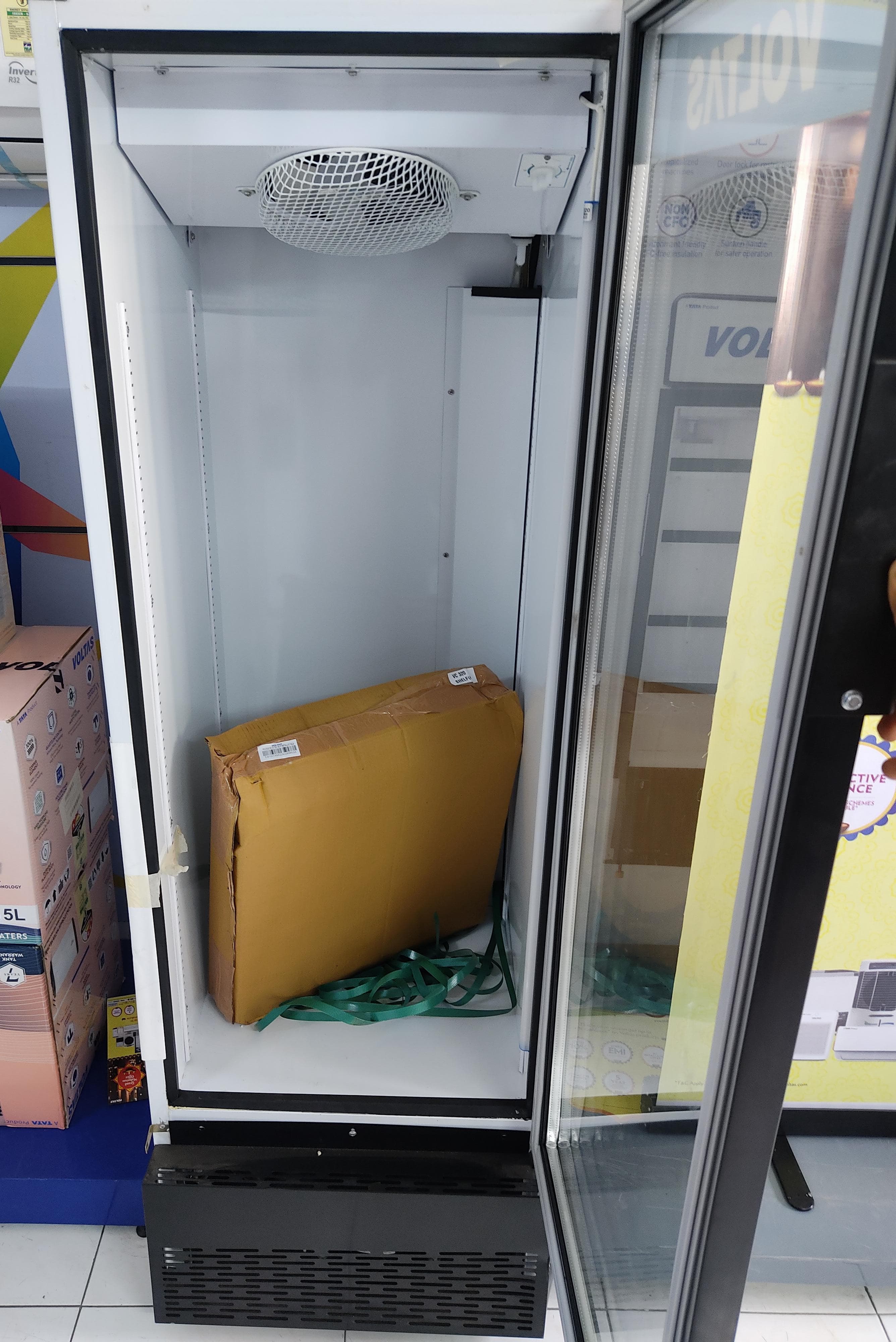 Voltas Single Door Display Refrigerator / Visi Cooler 320 lts. VCGT320