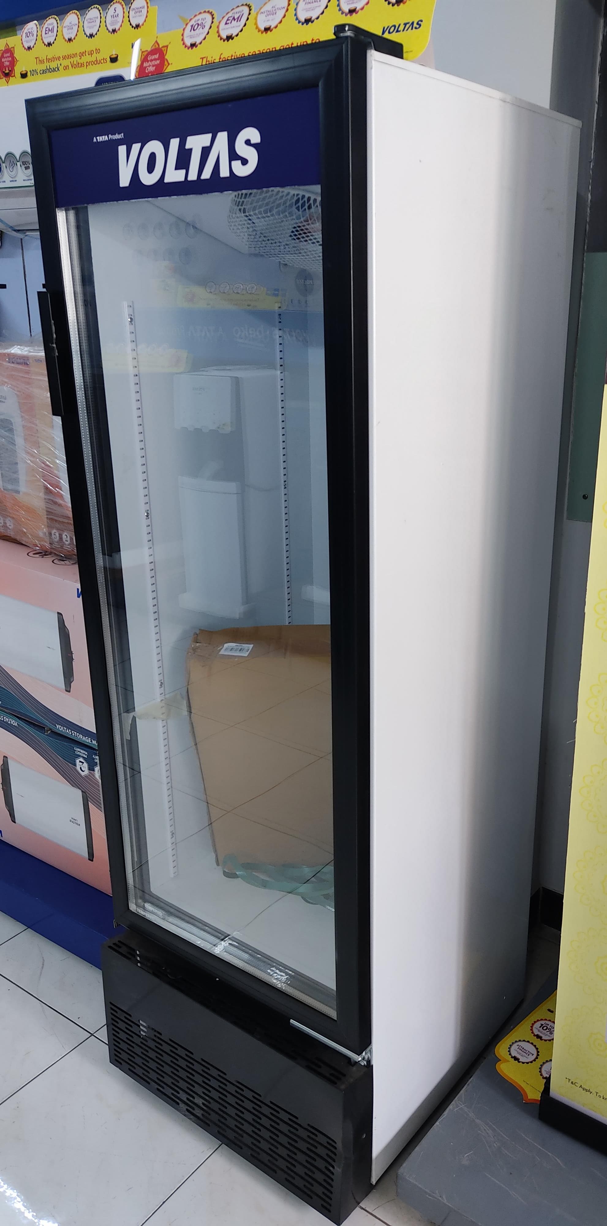 Voltas Single Door Display Refrigerator / Visi Cooler 320 lts. VCGT320