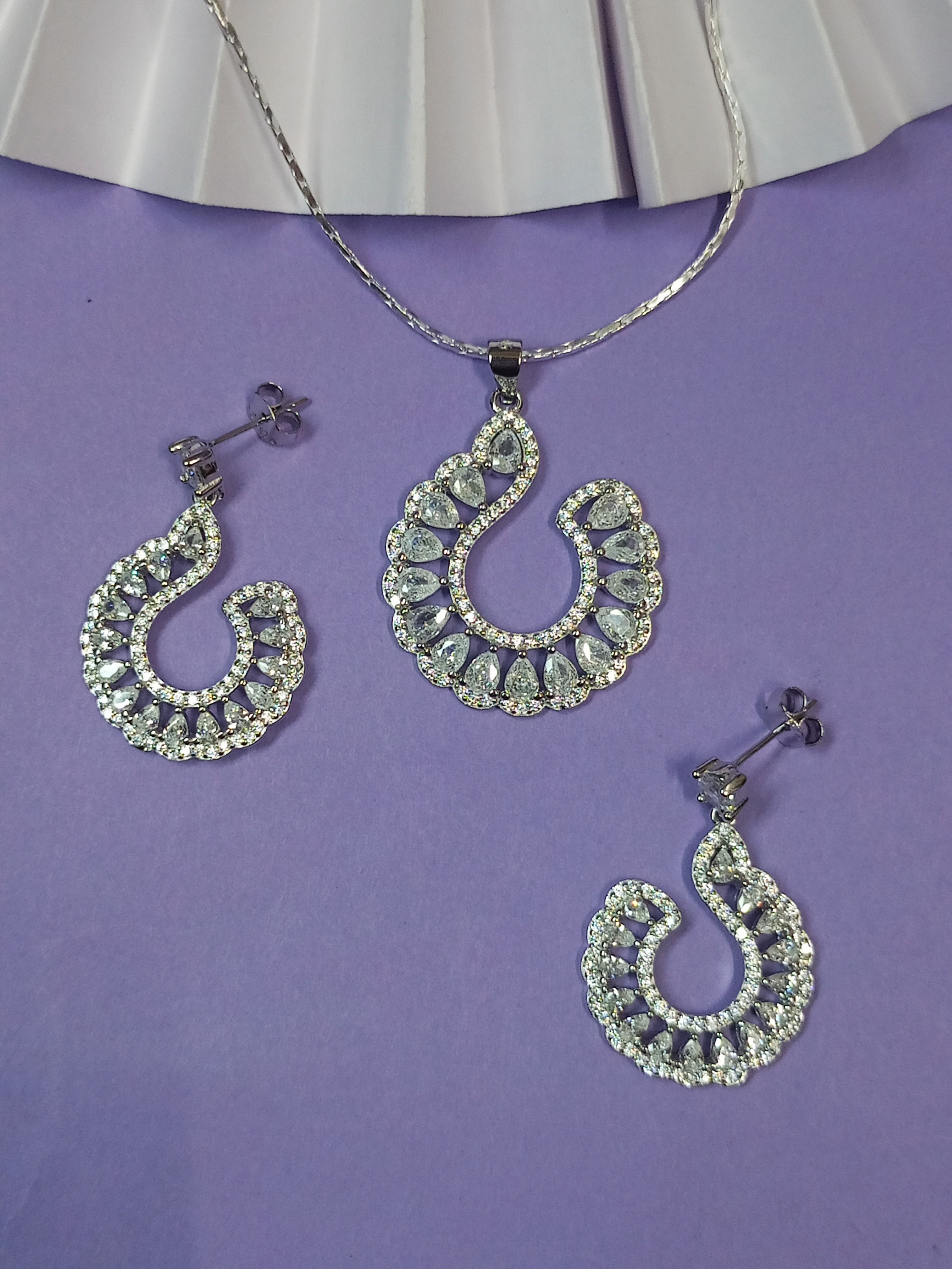 Dazzling pendant Set 