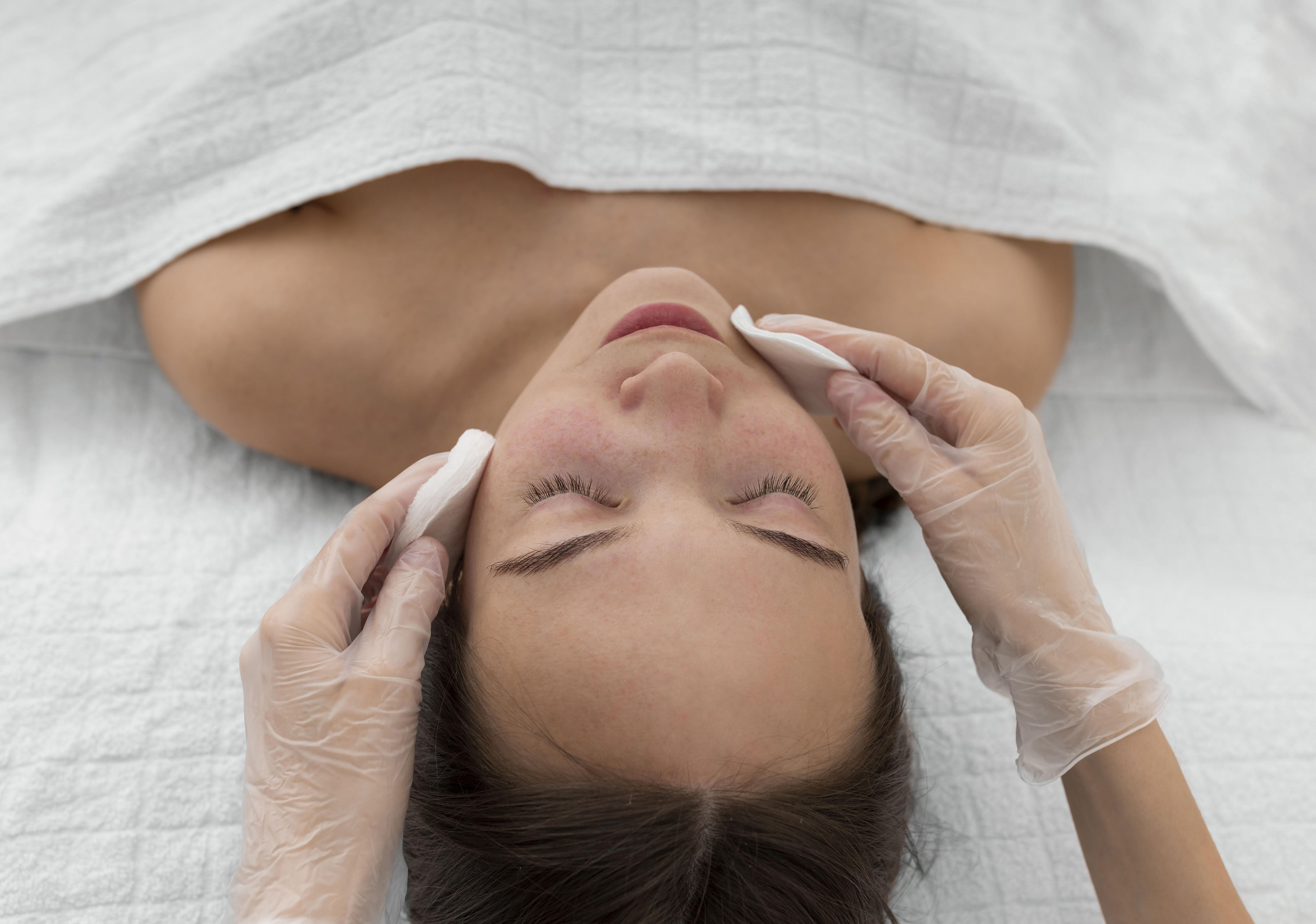 PDRN SALMÓN + EXOSOMAS + LIMPIEZA FACIAL PROFUNDA